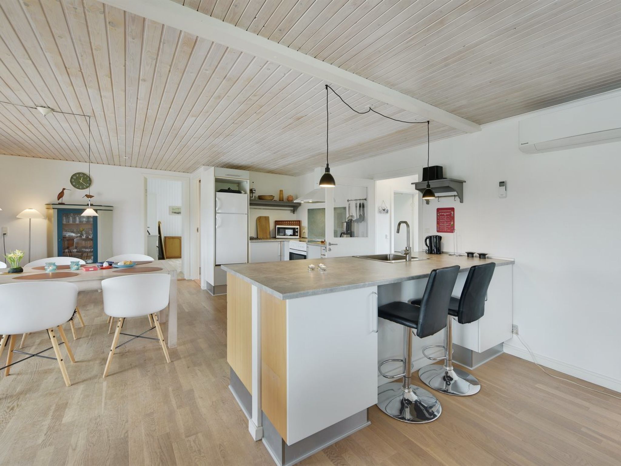"Leleks" - 200m from the sea - Binnen