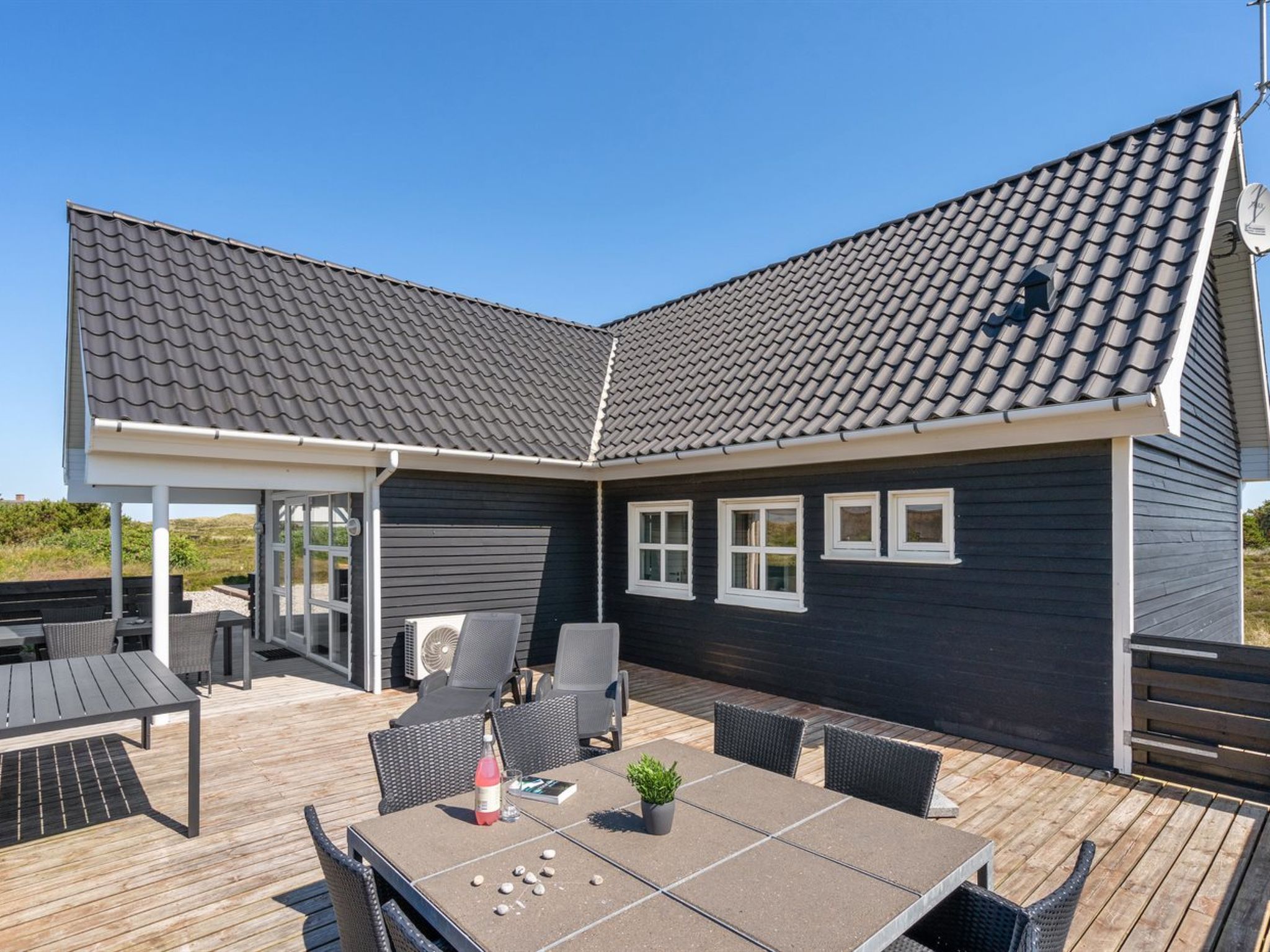 "Eliena" - 500m from the sea-Draußen