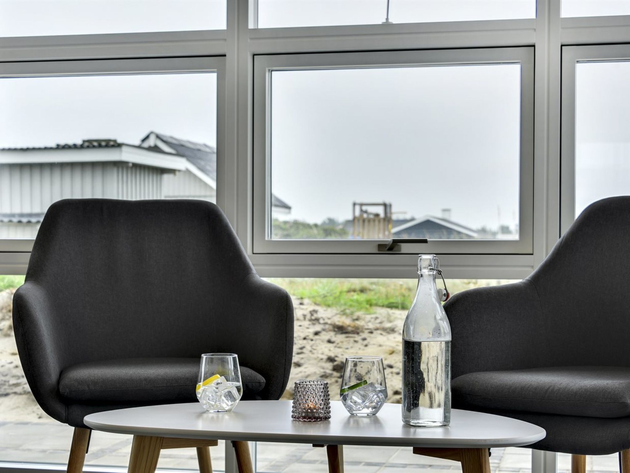 "Ennie" -  from the sea-Binnen
