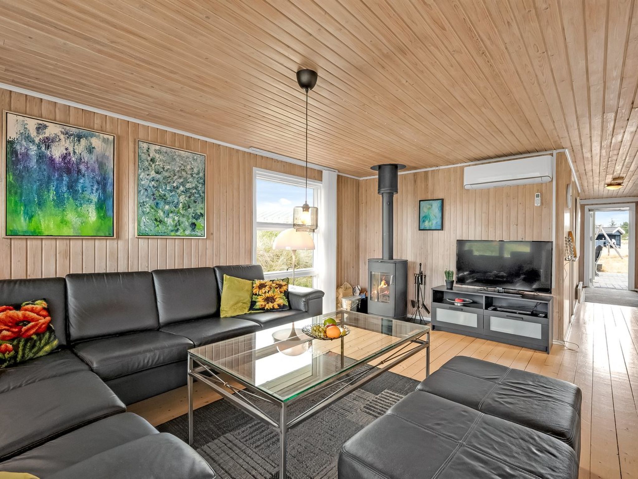 "Drifa" - 600m from the sea - Drinnen