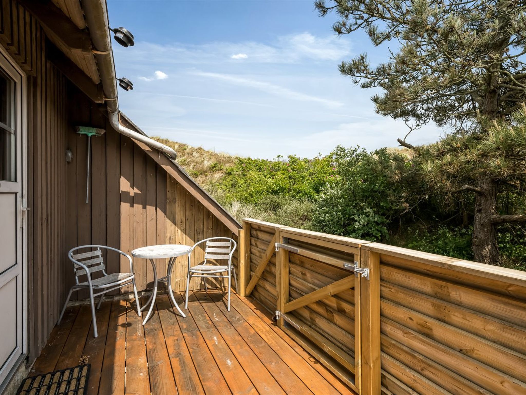 "Dina" - 200m to the fjord-Buiten