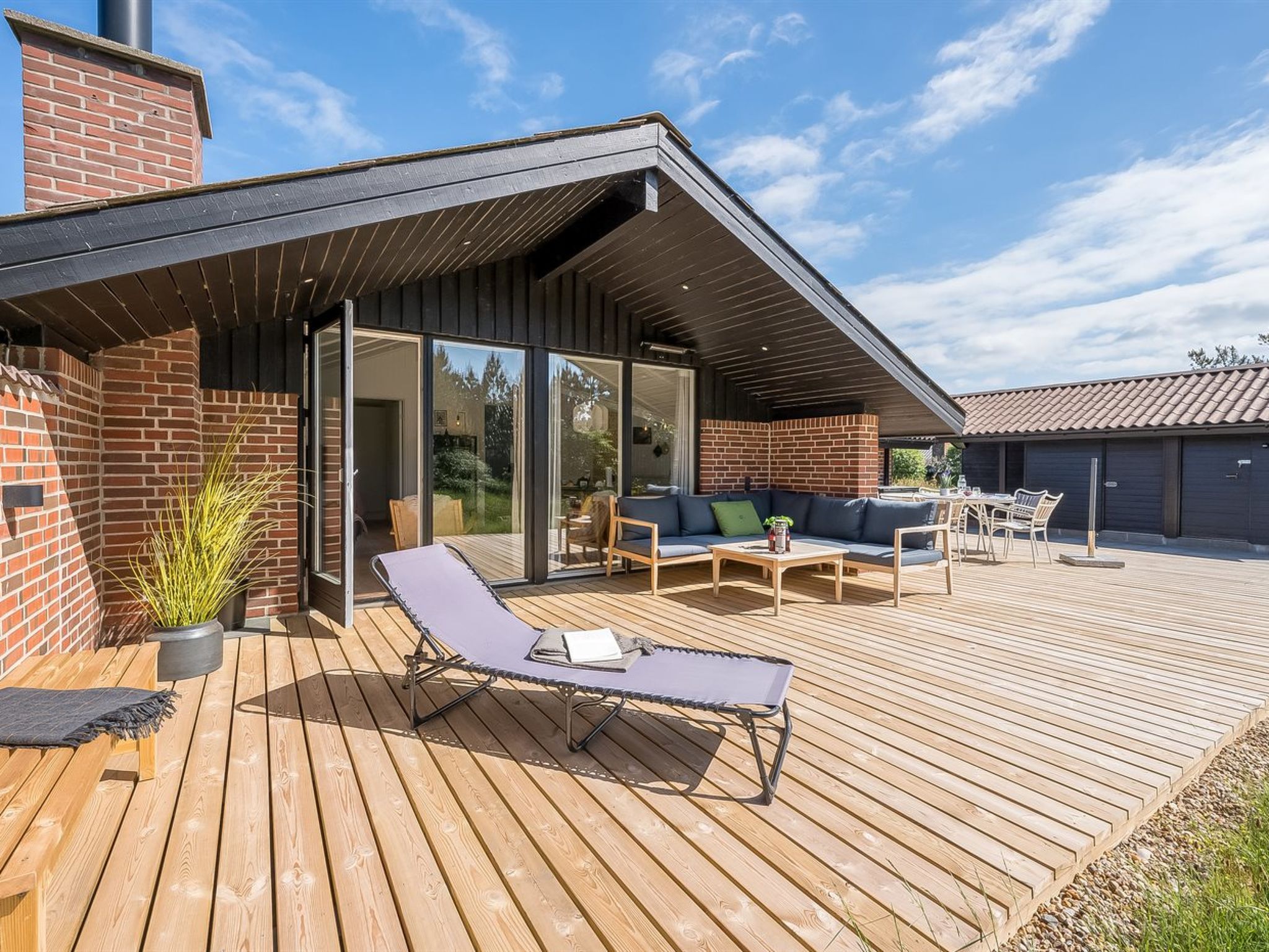 "Tilda" - 900m from the sea - Buiten