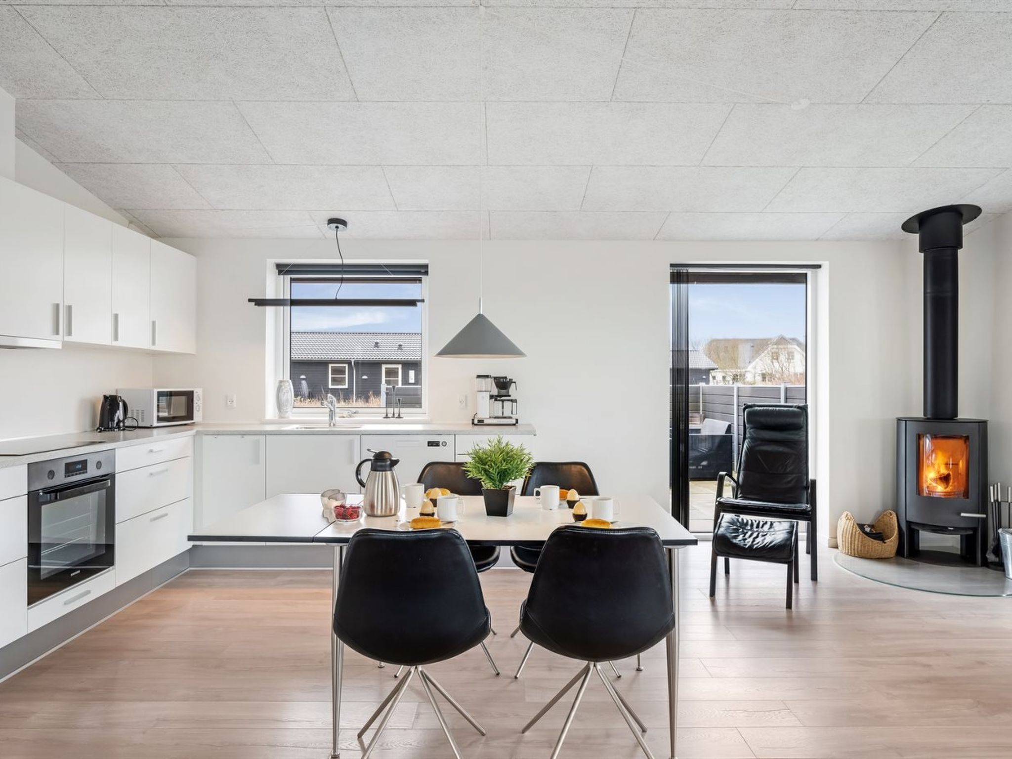 "Dorrit" - 1.2km from the sea-Drinnen