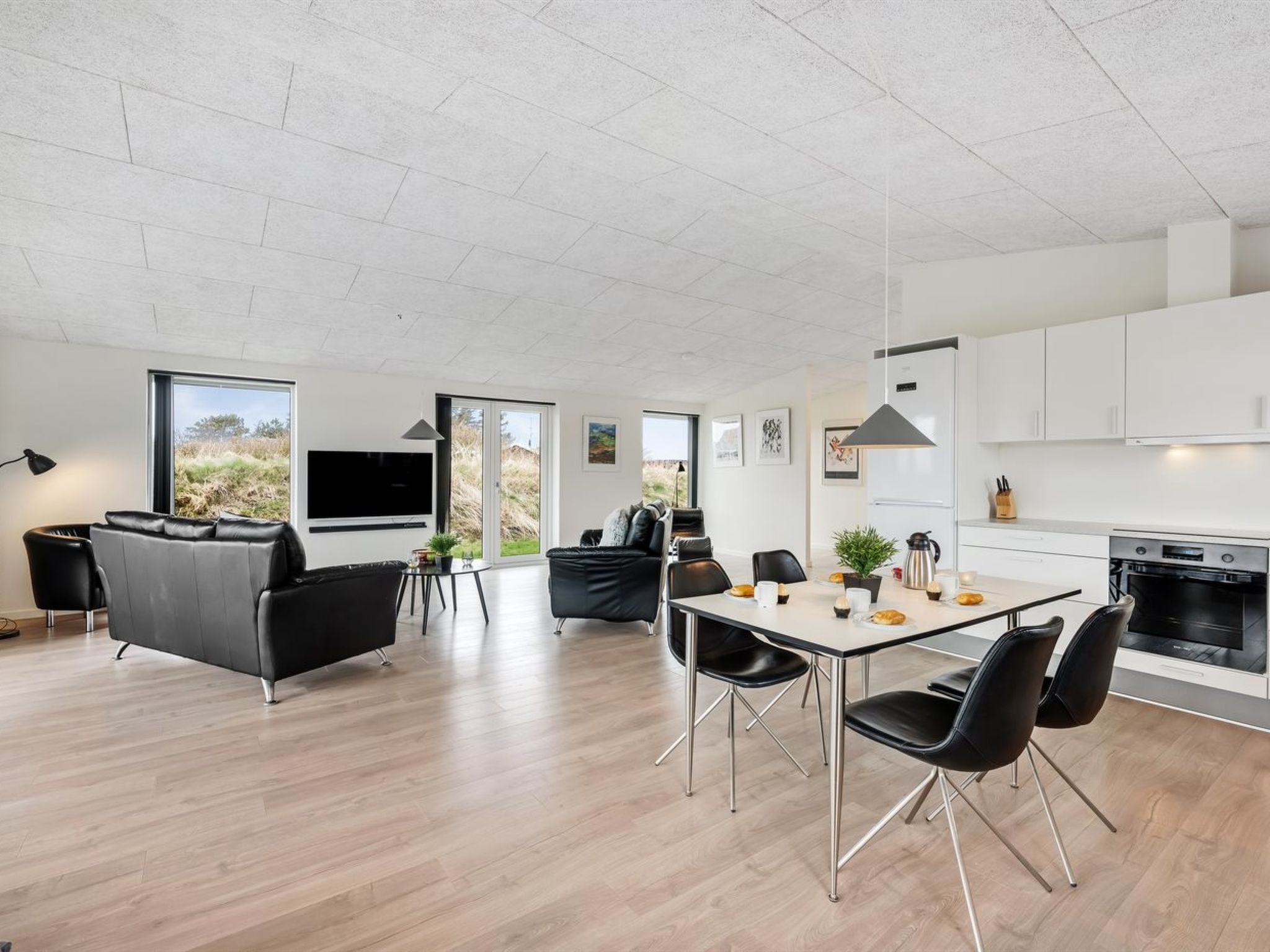"Dorrit" - 1.2km from the sea-Drinnen