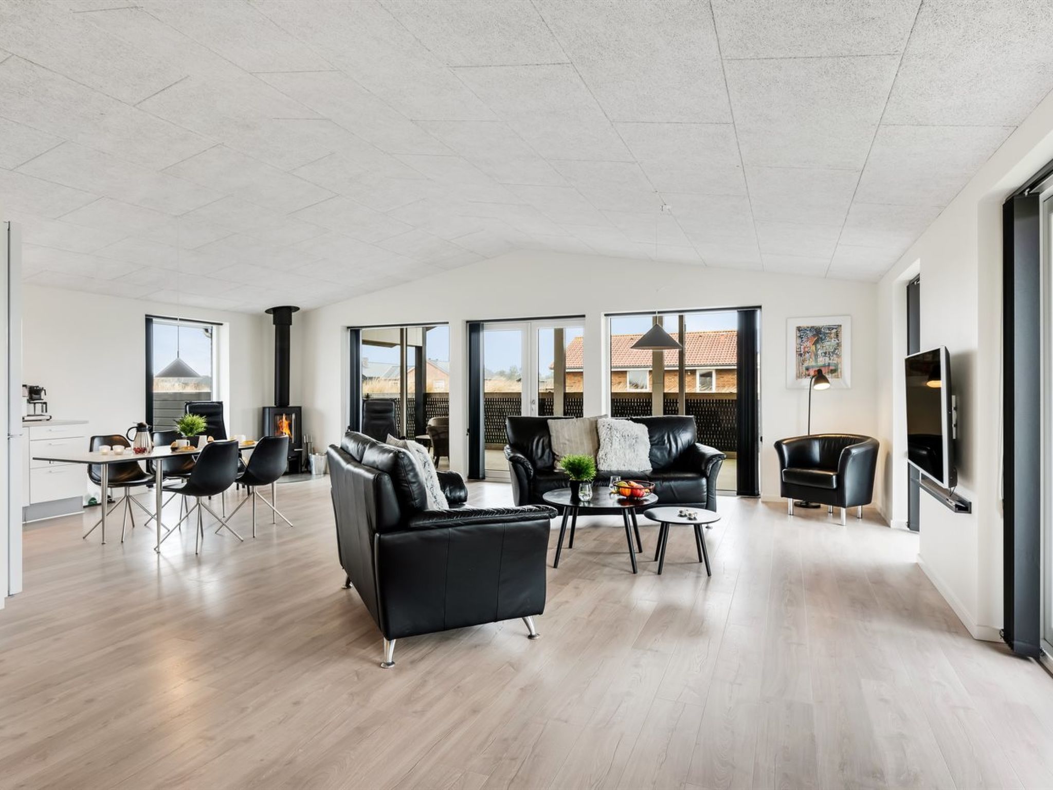 "Dorrit" - 1.2km from the sea-Drinnen