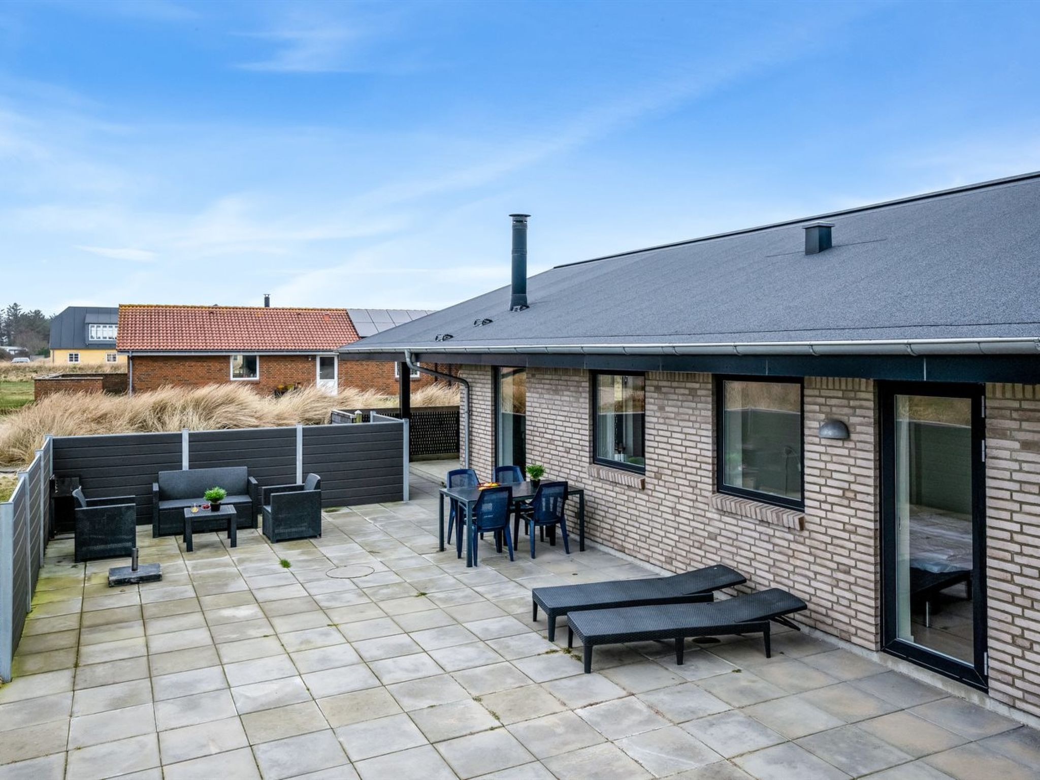 "Dorrit" - 1.2km from the sea-Draußen