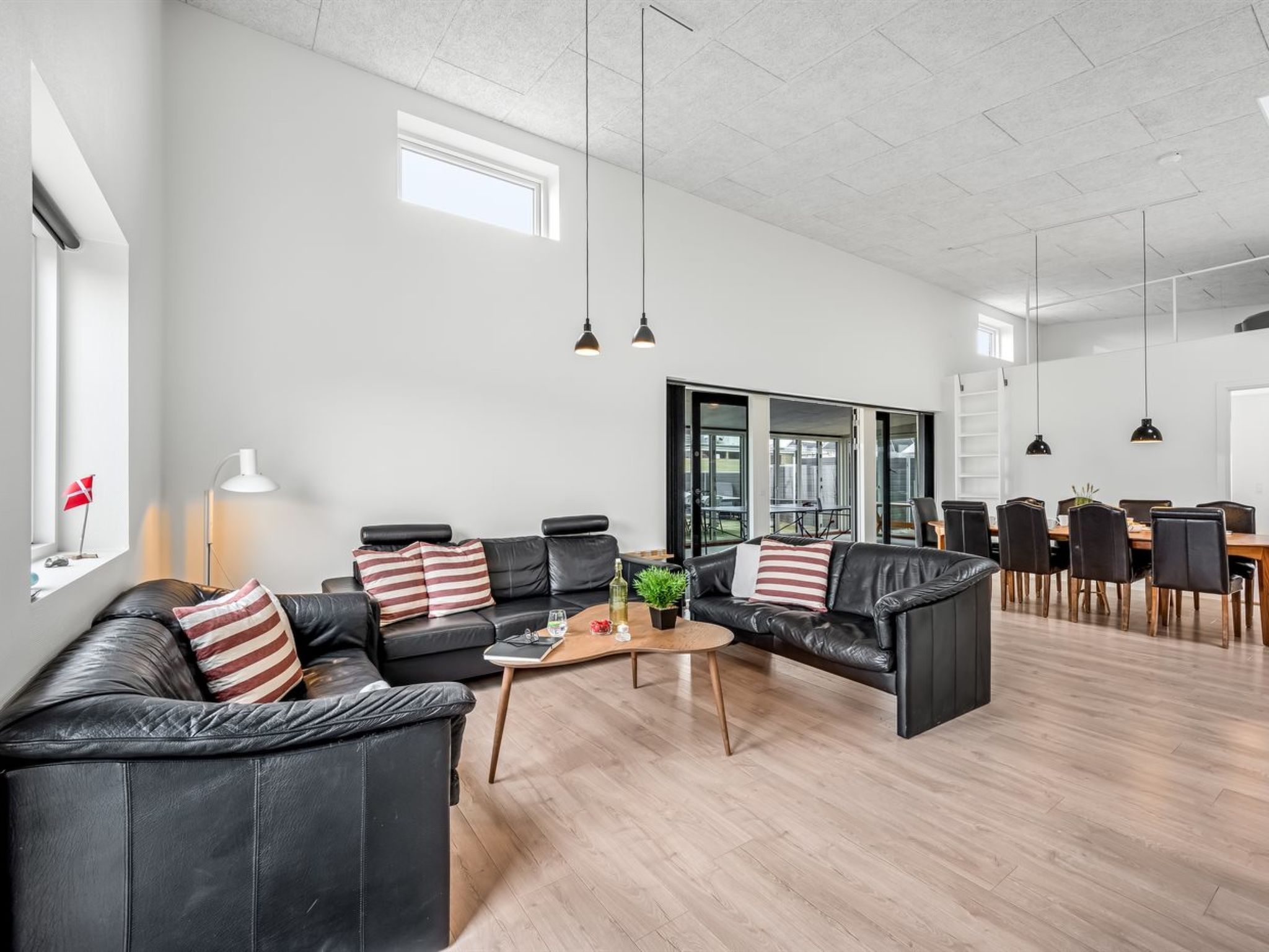 "Clarabelle" - 1.2km from the sea - Inside