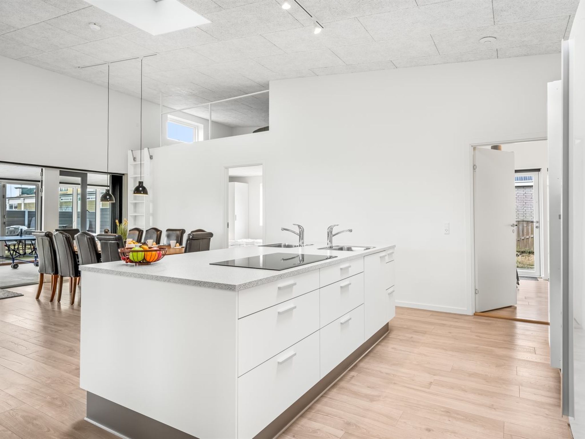 "Clarabelle" - 1.2km from the sea - Inside