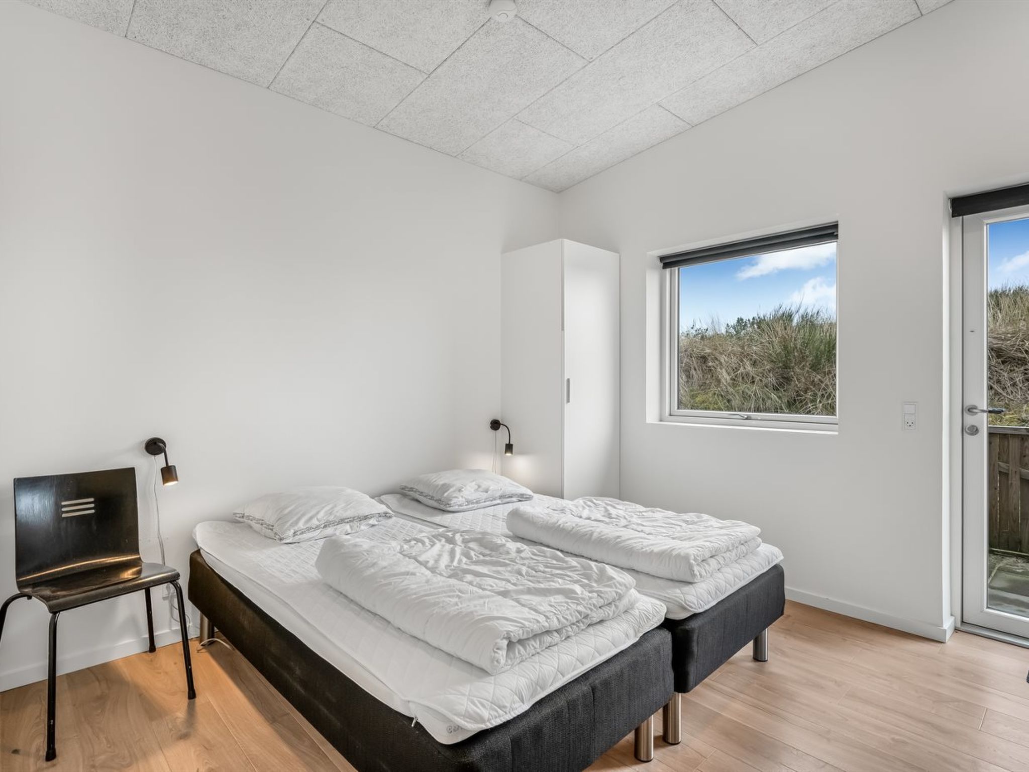 "Clarabelle" - 1.2km from the sea - Inside
