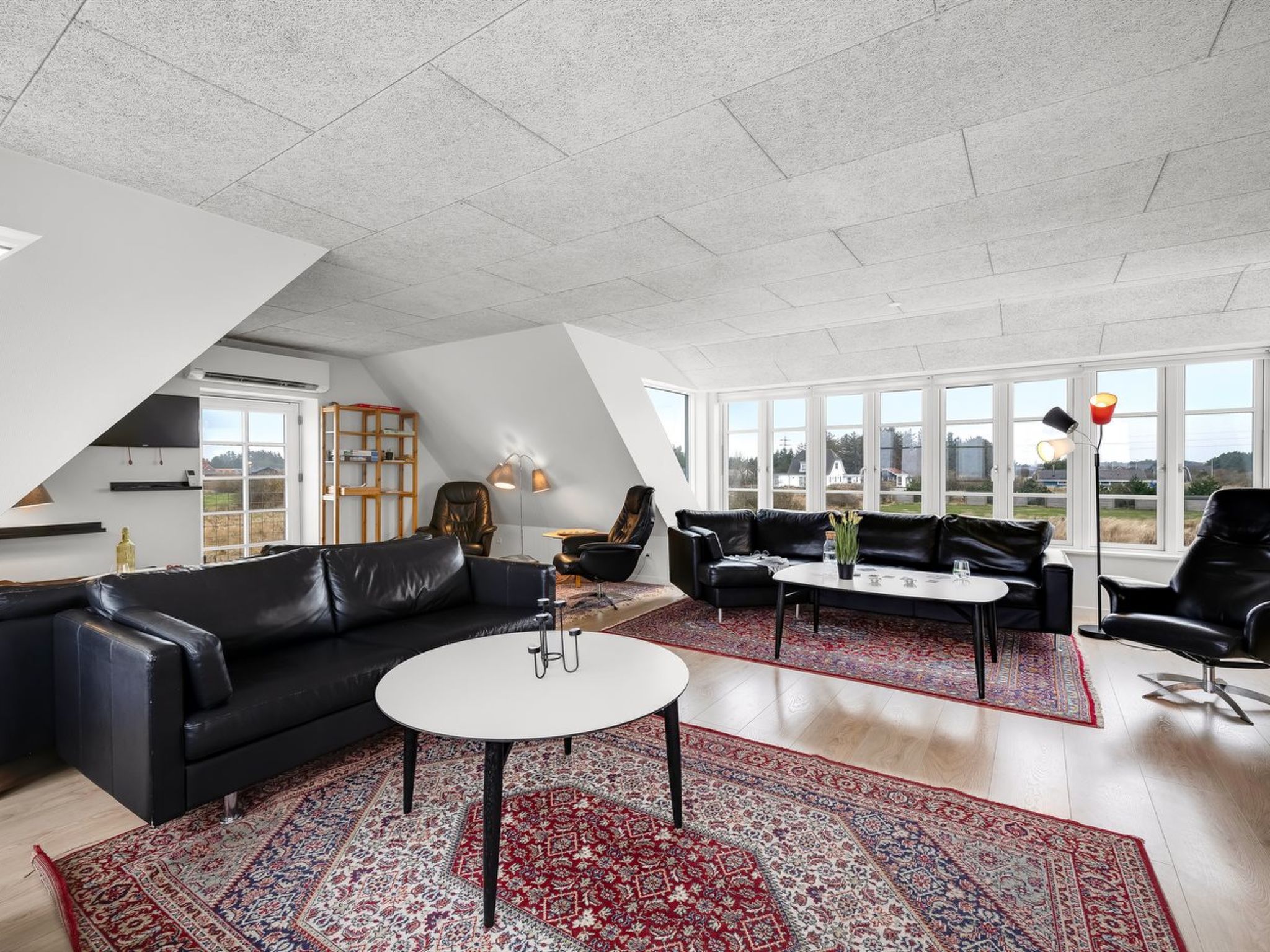 "Nafne" - 1.2km from the sea-Inside