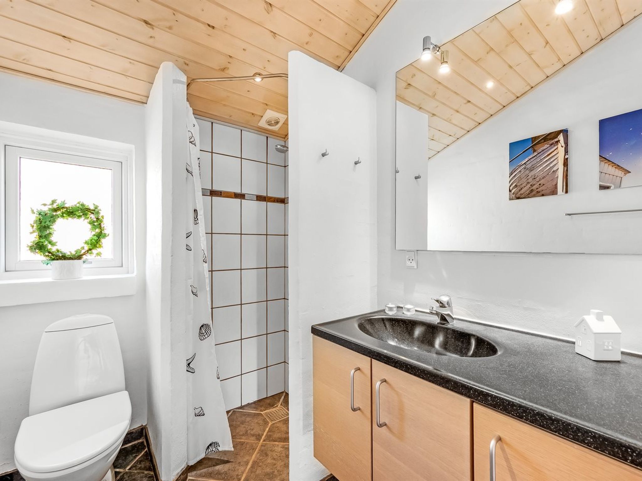 "Aurore" - 700m from the sea - Drinnen