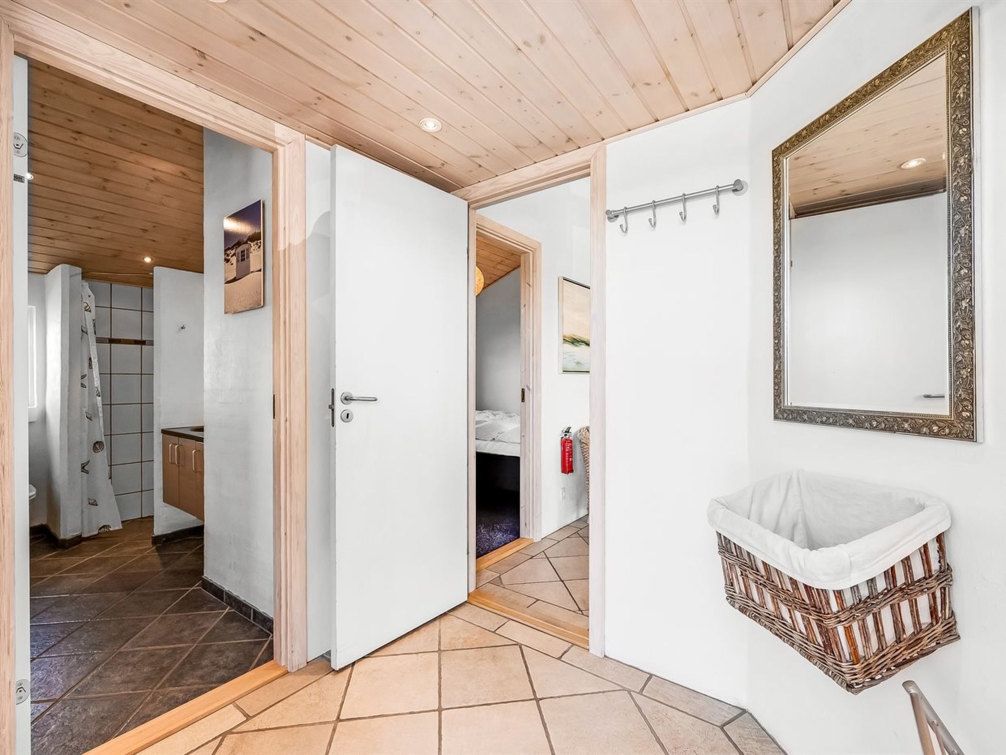 "Aurore" - 700m from the sea - Drinnen