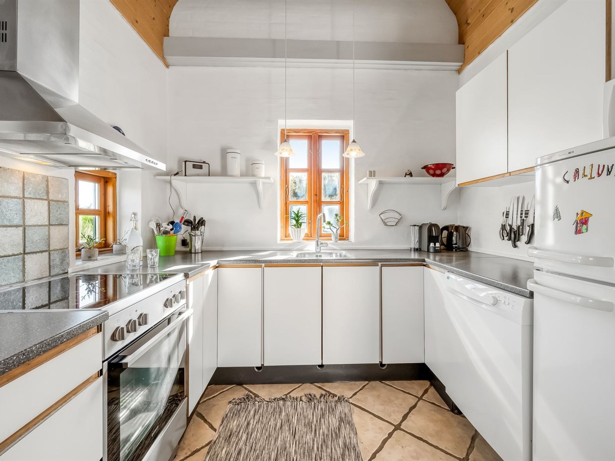 "Arlina" - 600m from the sea-Binnen