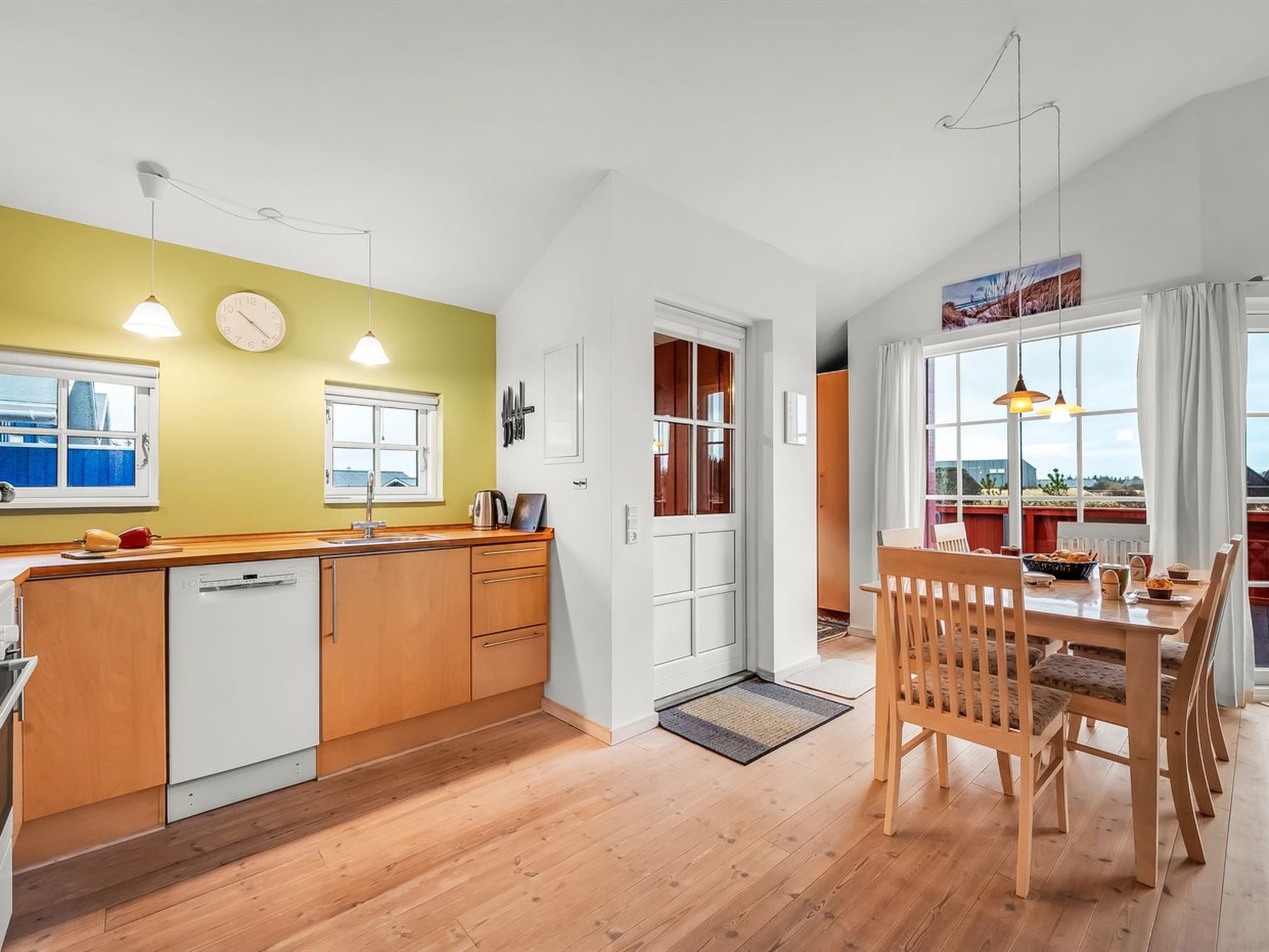 "Binta" - 300m to the fjord-Inside