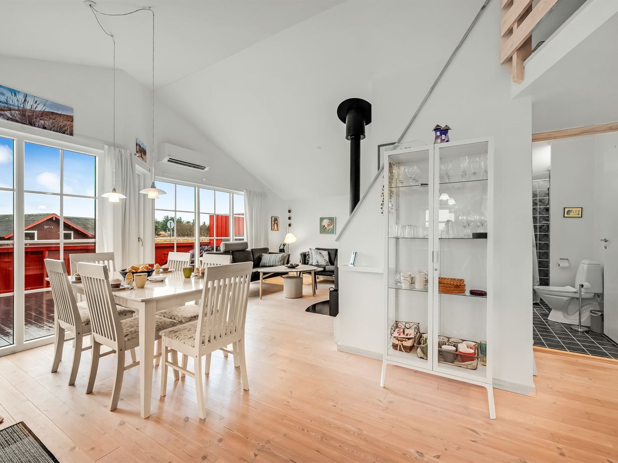 "Binta" - 300m to the fjord-Inside