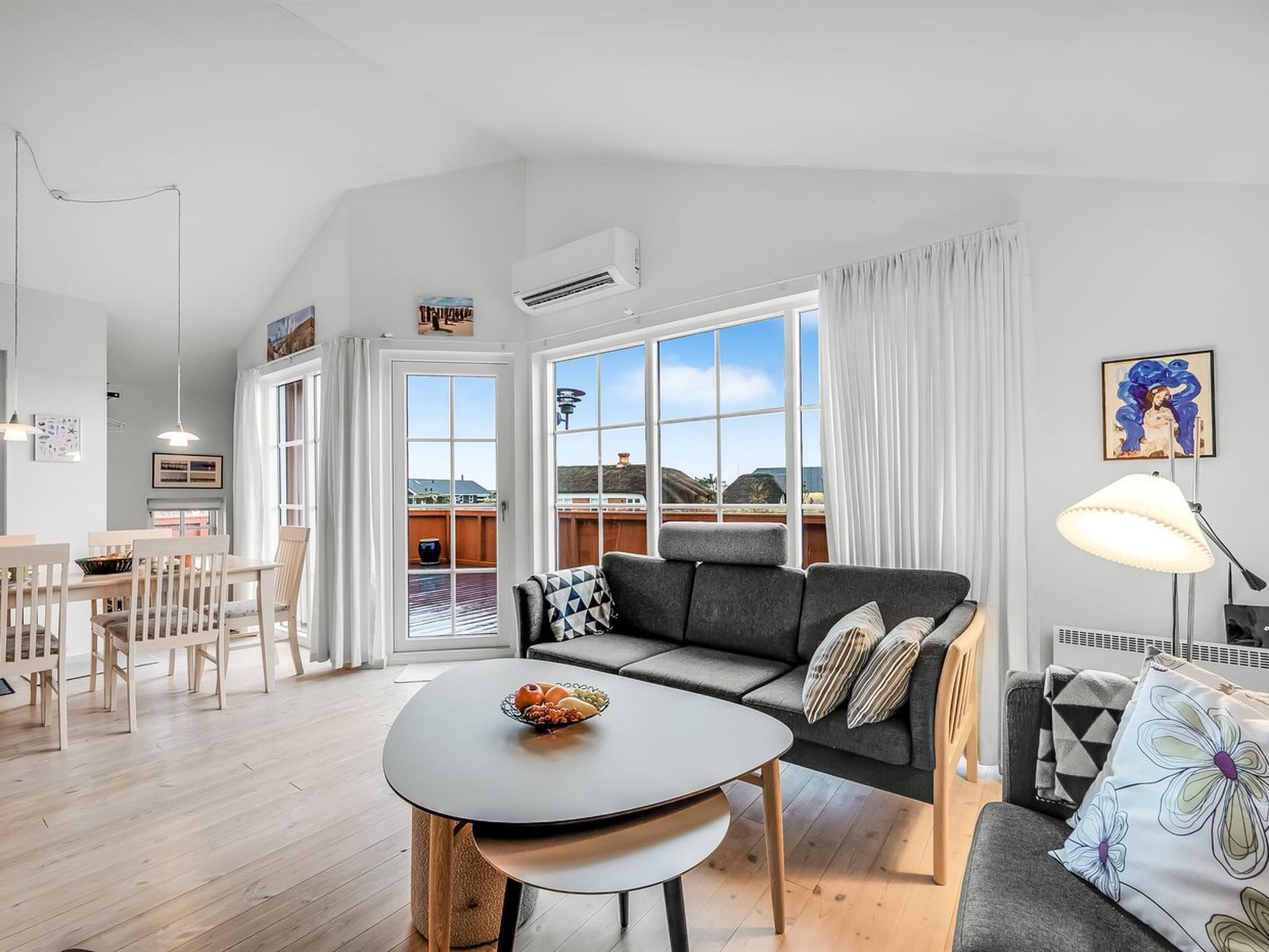 "Binta" - 300m to the fjord-Inside