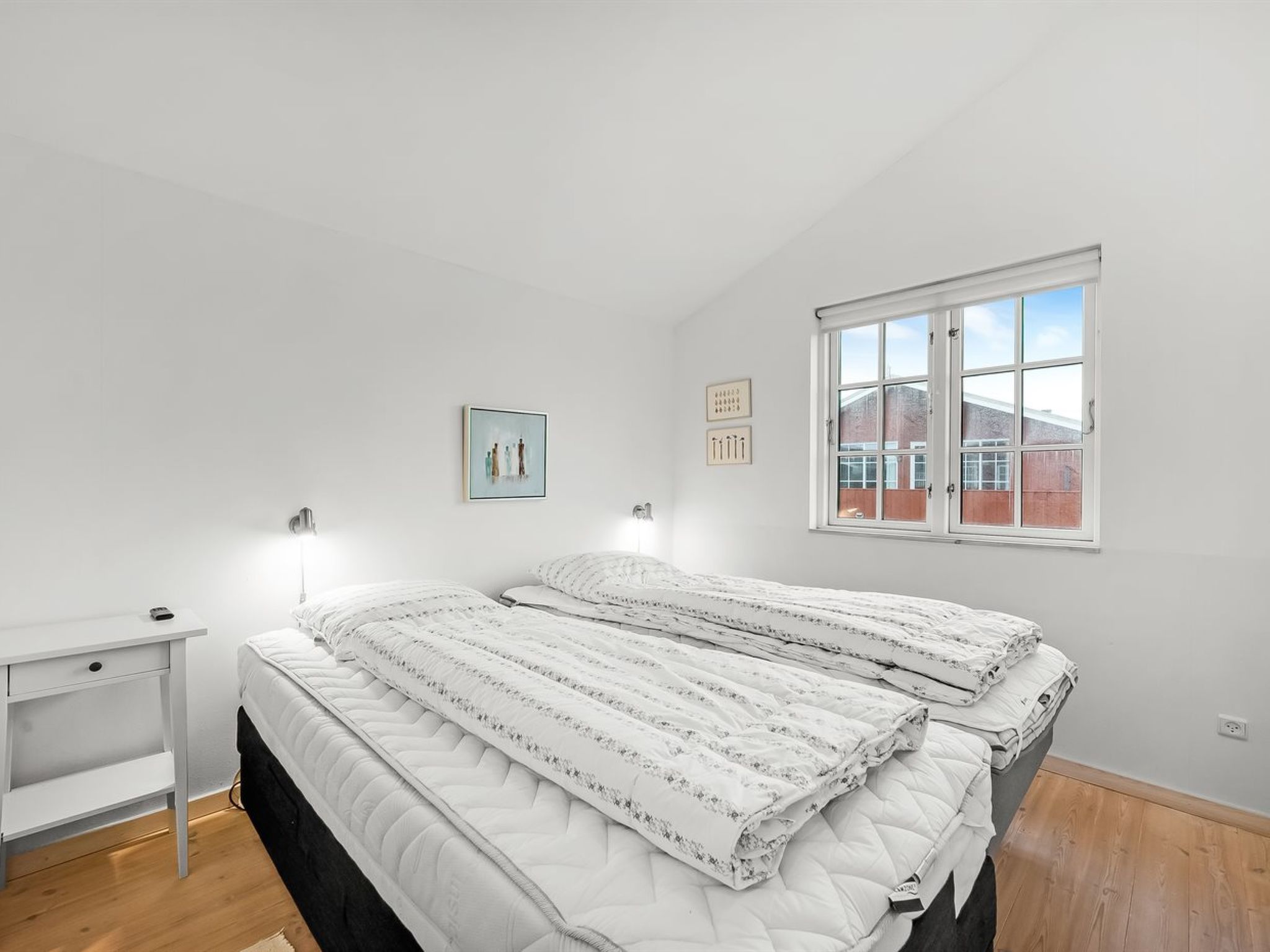 "Binta" - 300m to the fjord-Inside