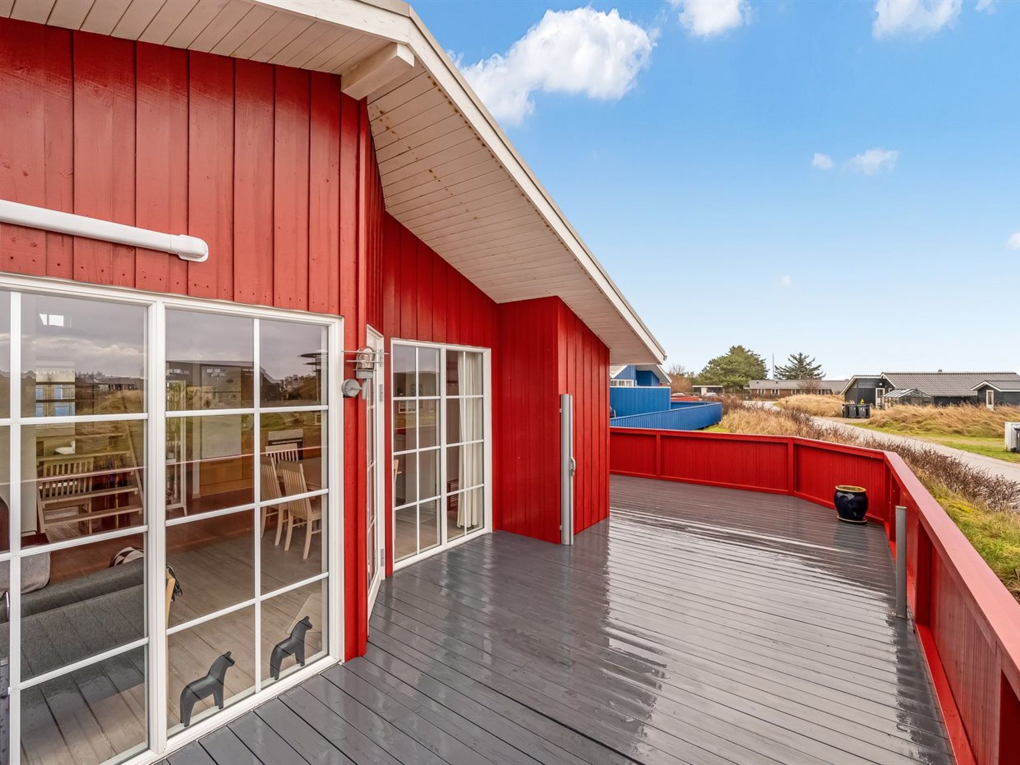 "Binta" - 300m to the fjord-Outside