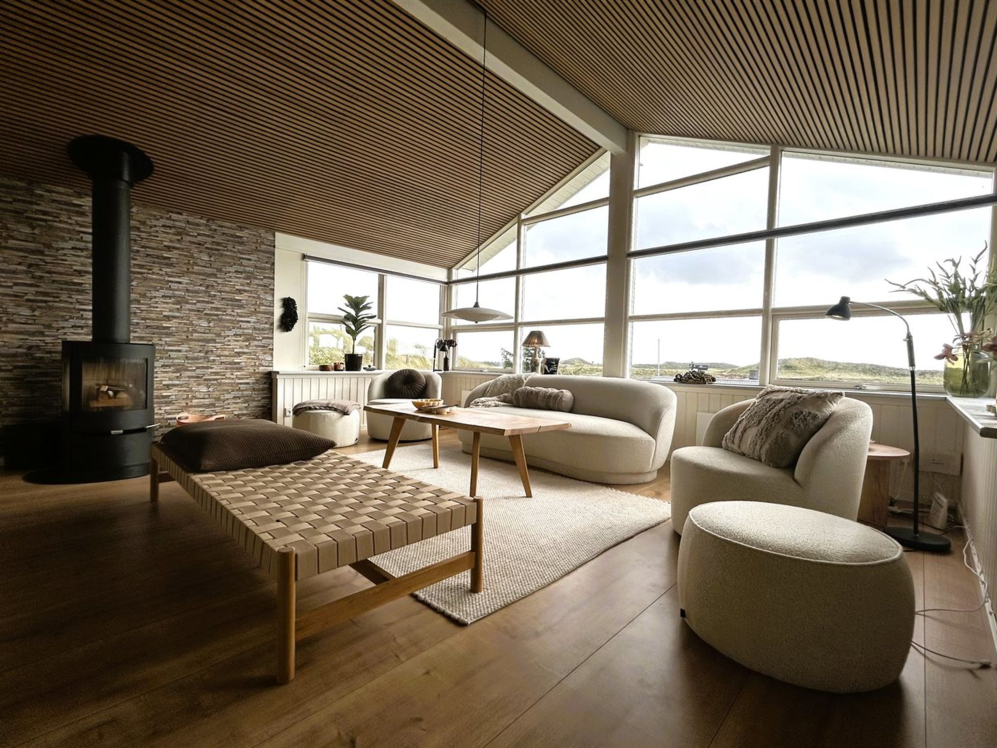 "Ema" - 500m from the sea - Inside