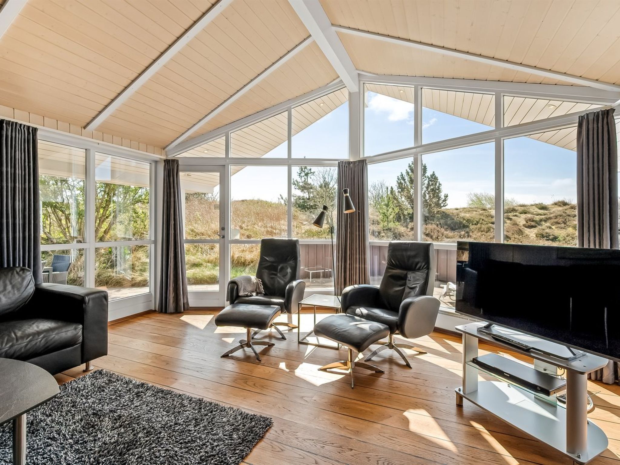 "Arine" - 700m to the fjord-Binnen