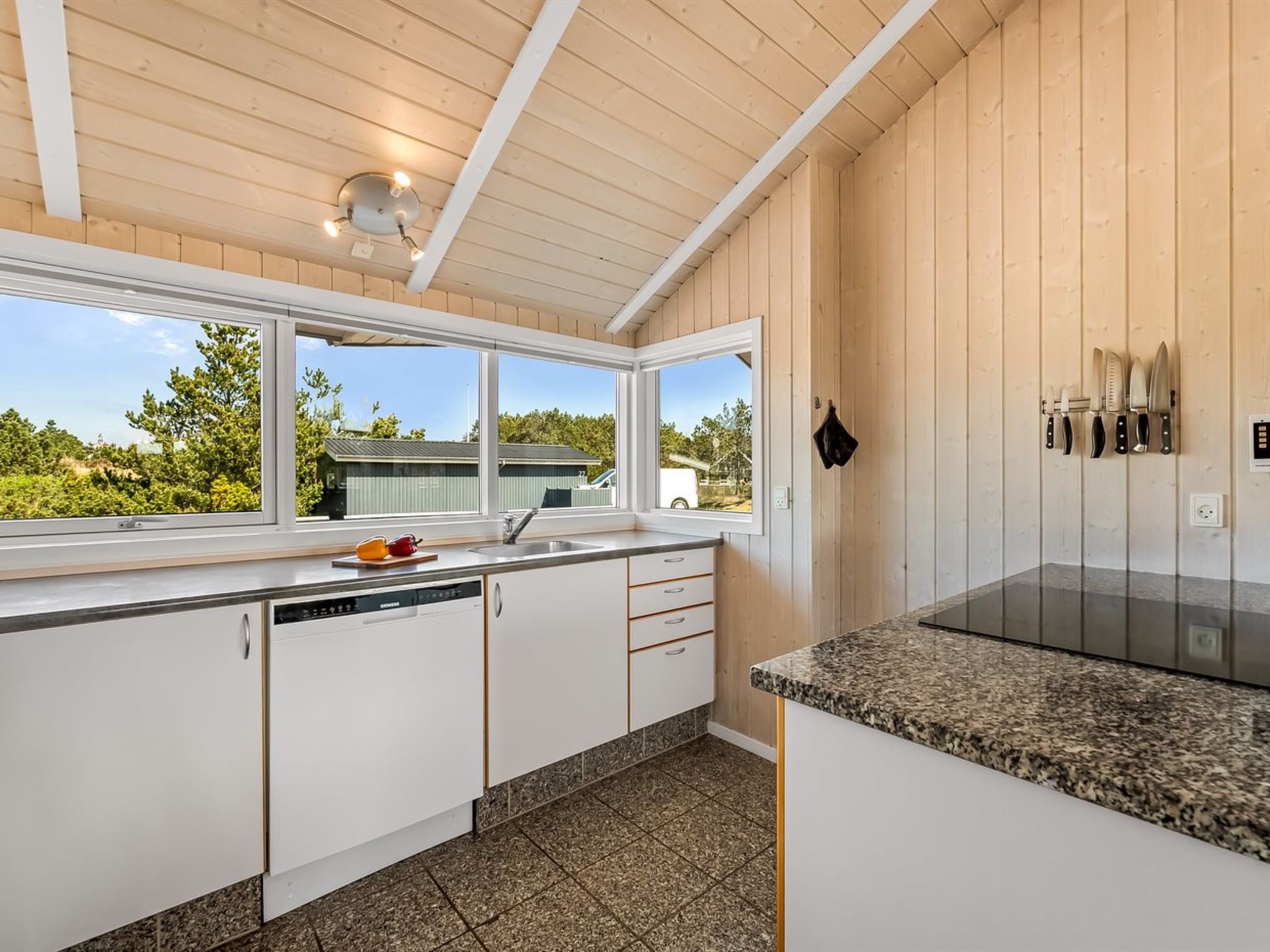 "Arine" - 700m to the fjord-Binnen