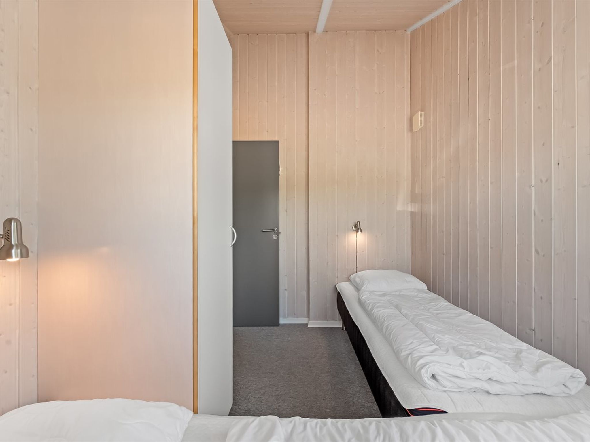 "Arine" - 700m to the fjord-Binnen