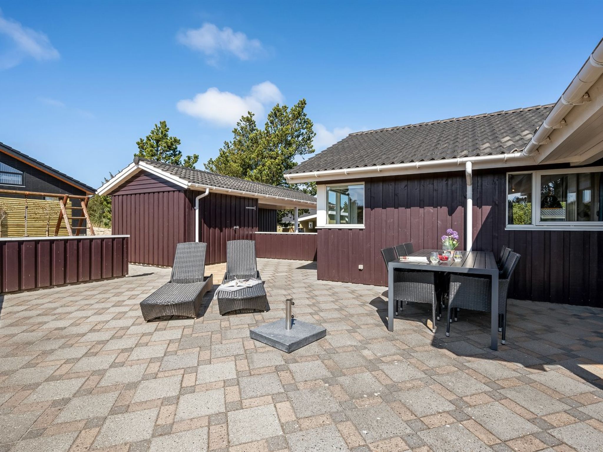 "Arine" - 700m to the fjord-Buiten