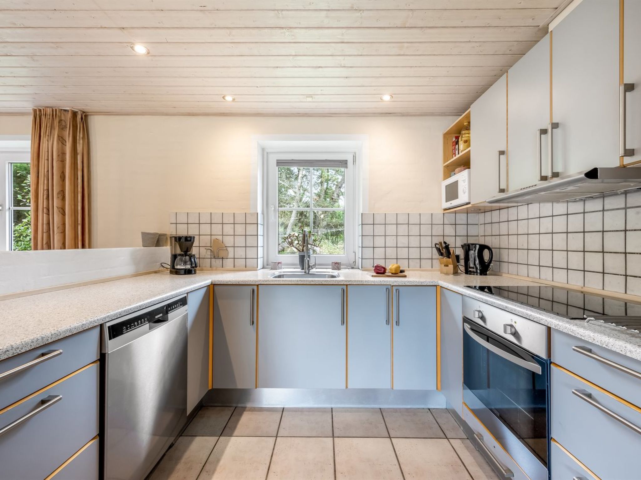 "Hedi" - 900m from the sea - Binnen