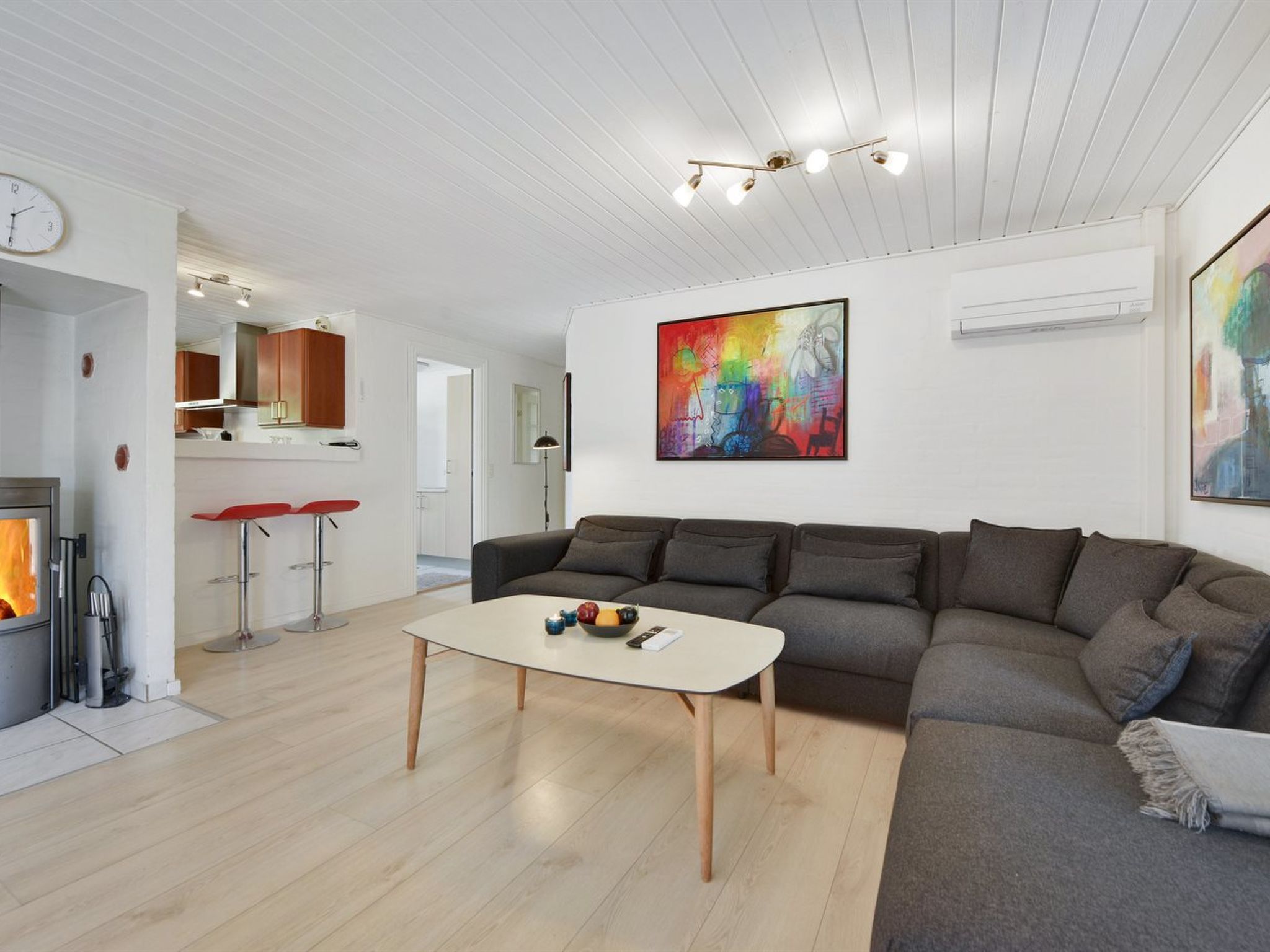 "Jorkin" - 1.8km from the sea - Binnen