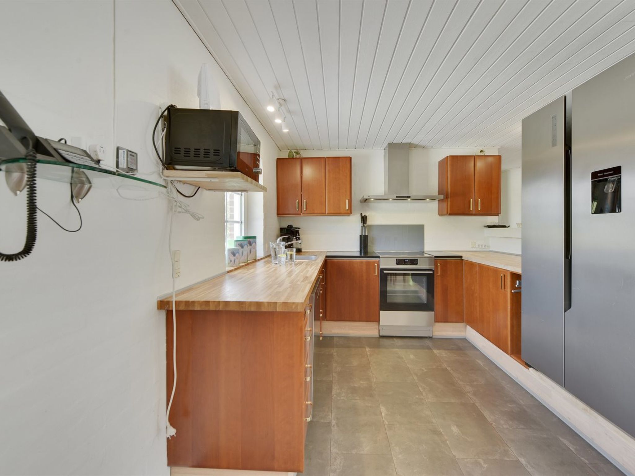"Jorkin" - 1.8km from the sea - Binnen