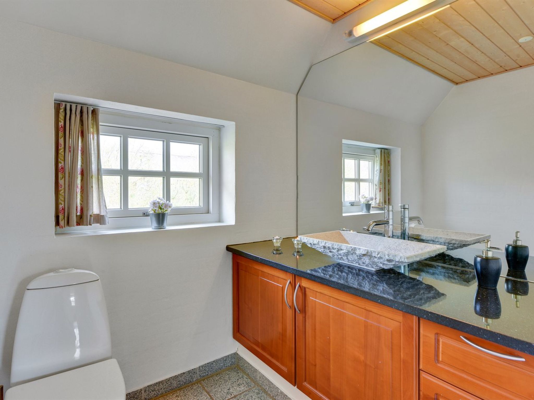 "Barrit" - 2.5km from the sea-Binnen