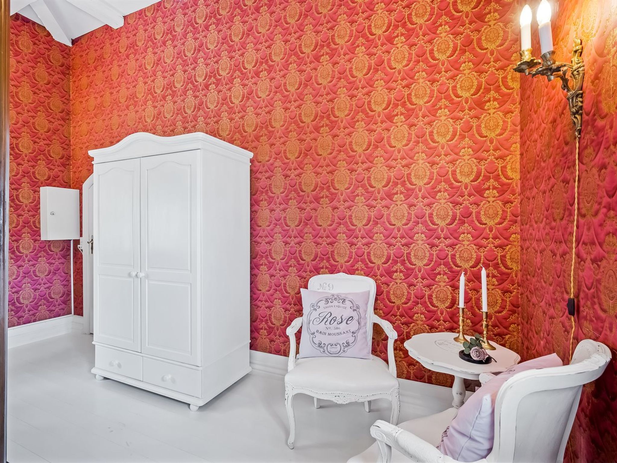 "Edine" - 4.5km from the sea-Inside
