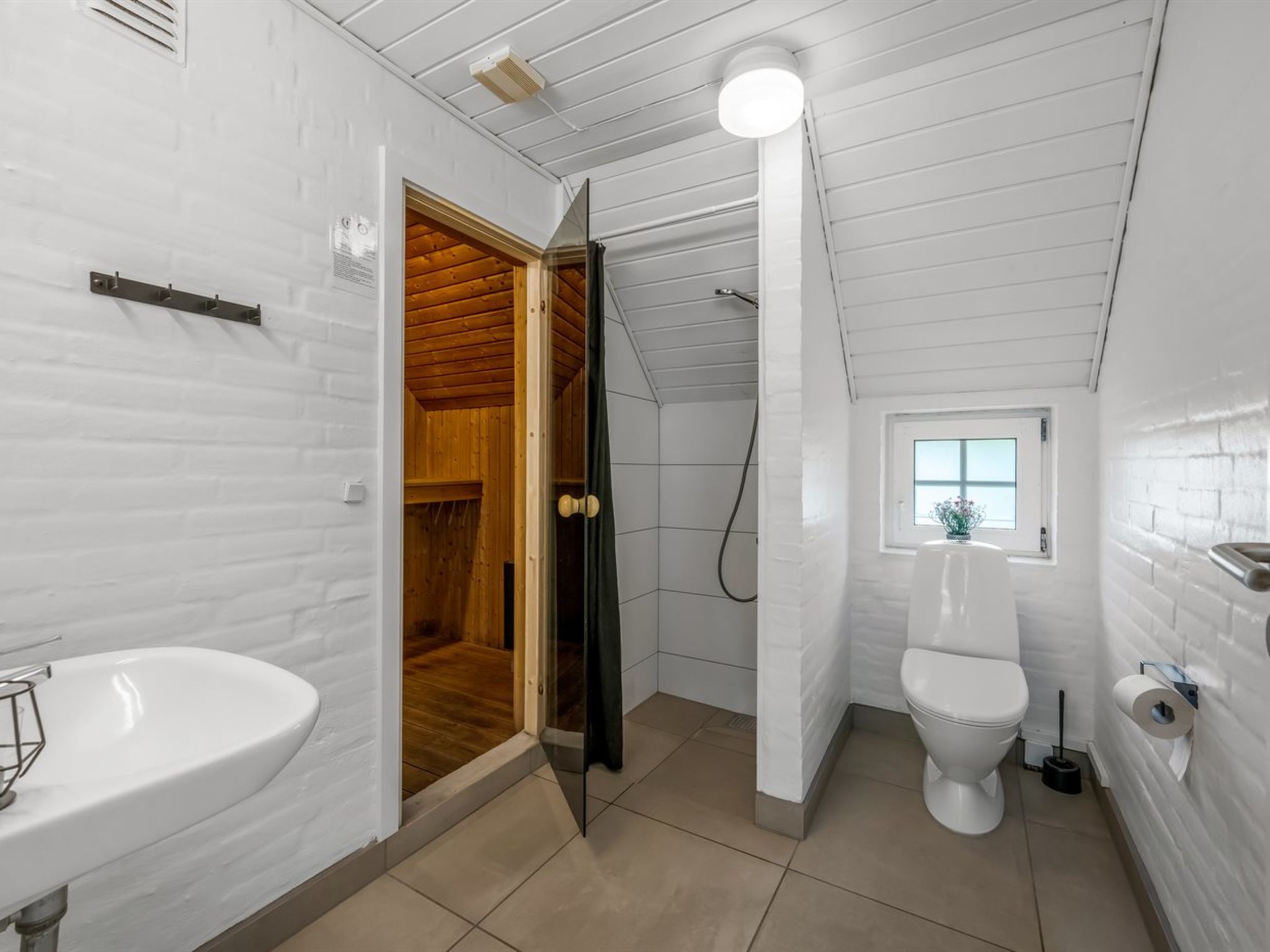 "Nilla" - 2.1km from the sea - Inside