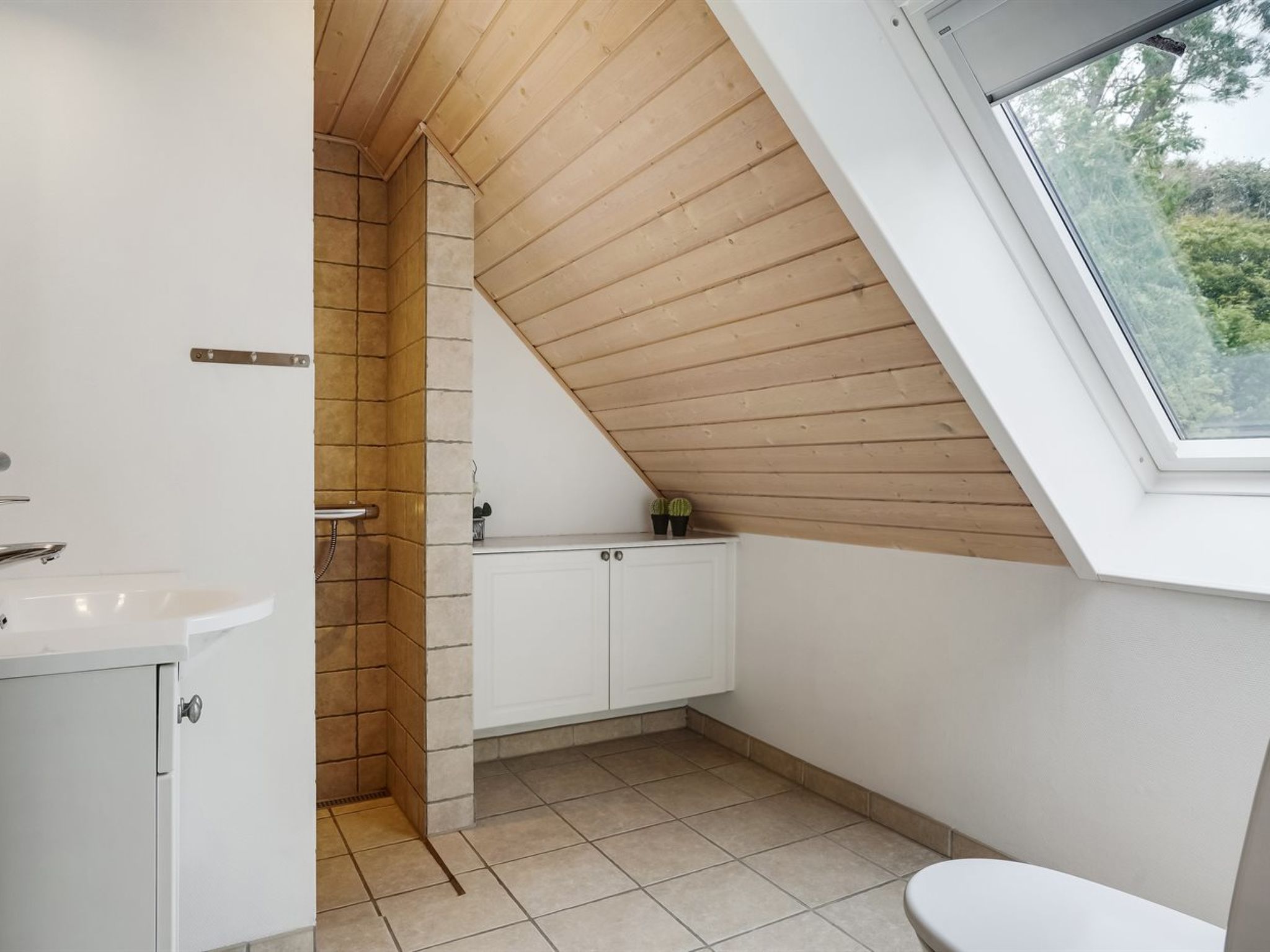 "Eini" - 4.5km from the sea - Drinnen