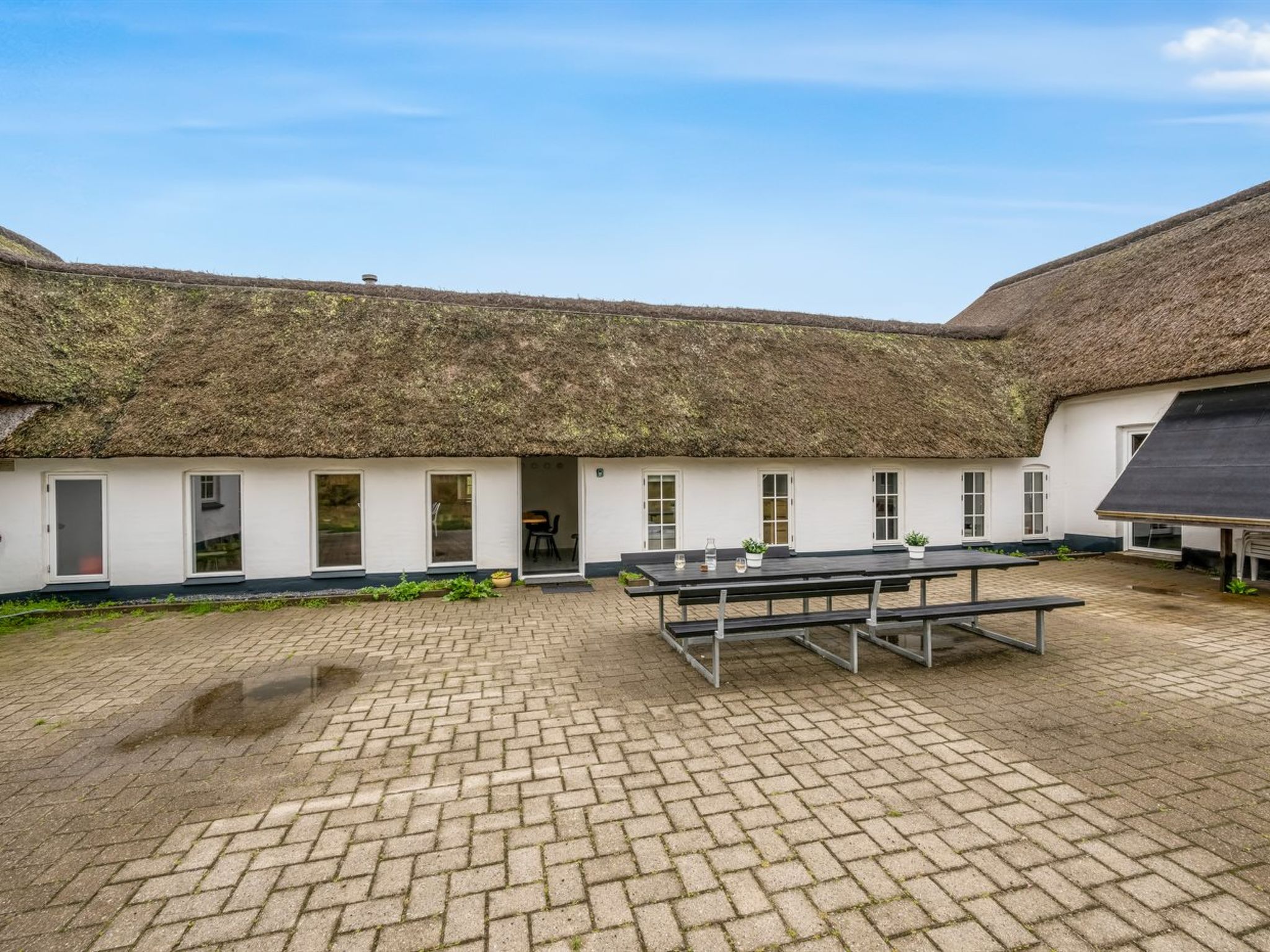 "Cornelius" - 900m from the sea - Buiten