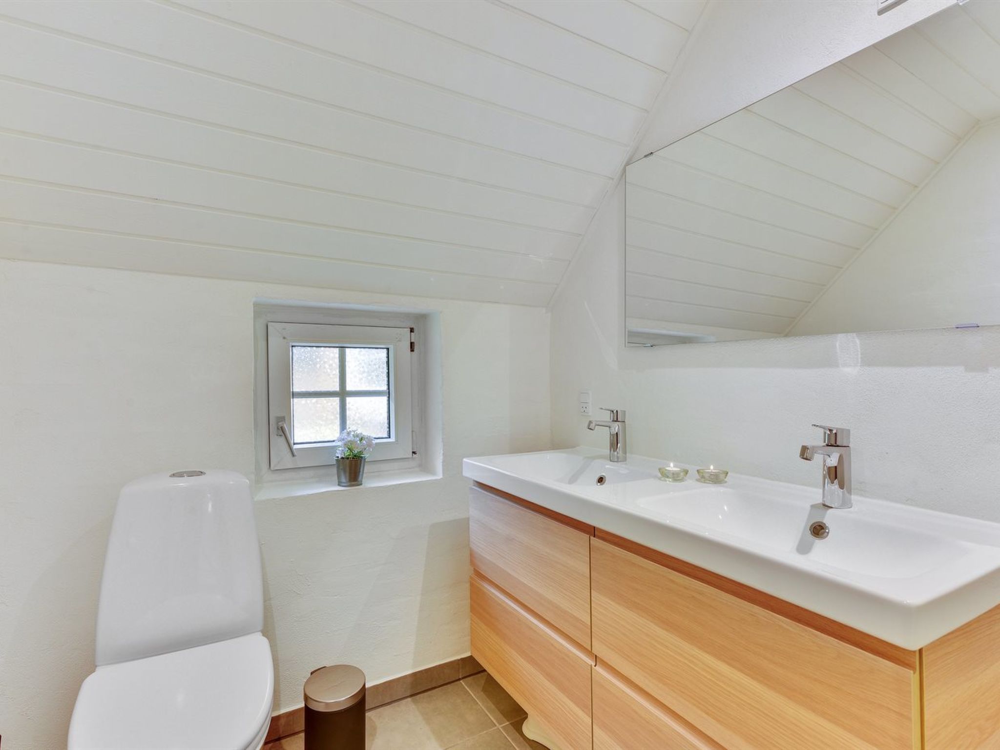 "Erla" - 2.3km from the sea - Binnen