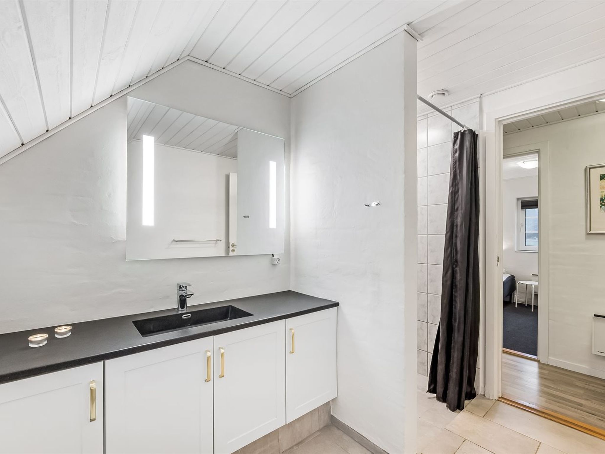 "Aane" - 1.8km from the sea - Inside