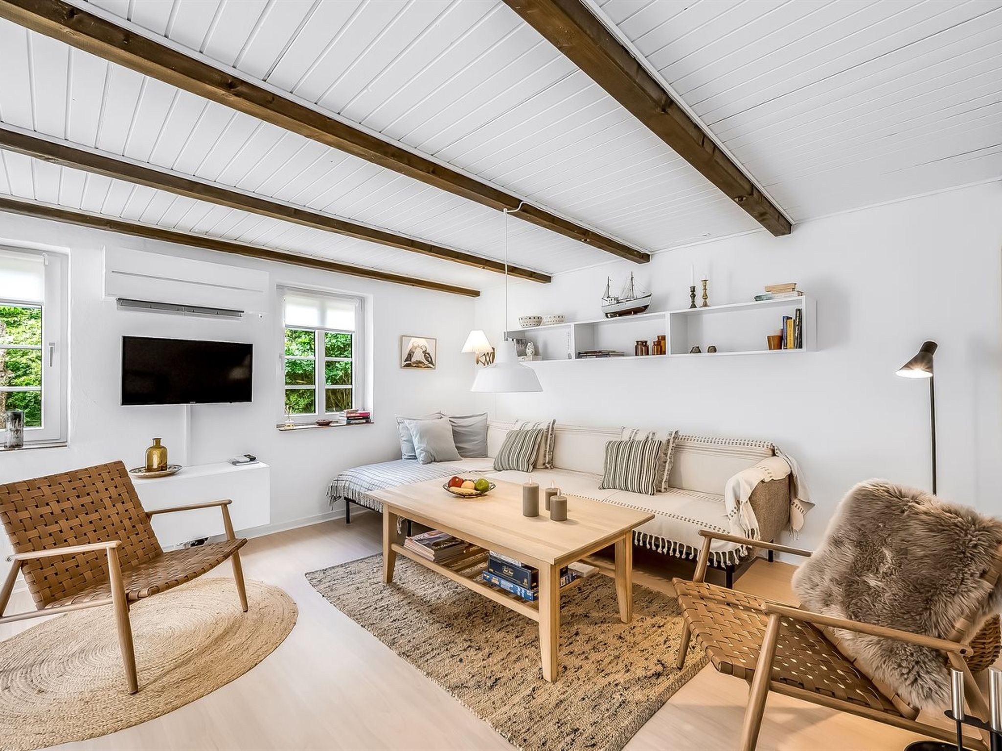 "Alkil" - 1.7km from the sea - Drinnen