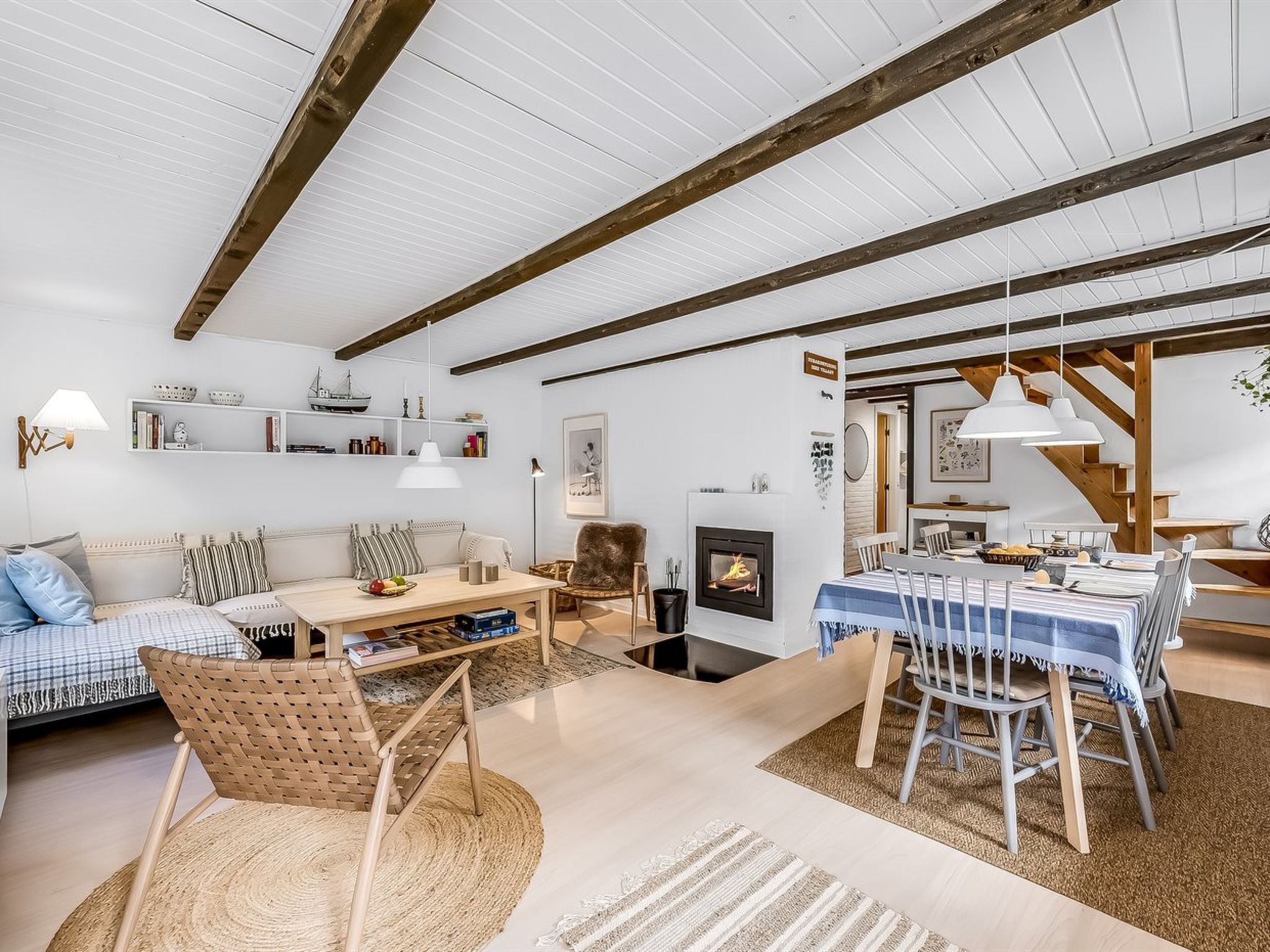 "Alkil" - 1.7km from the sea - Drinnen