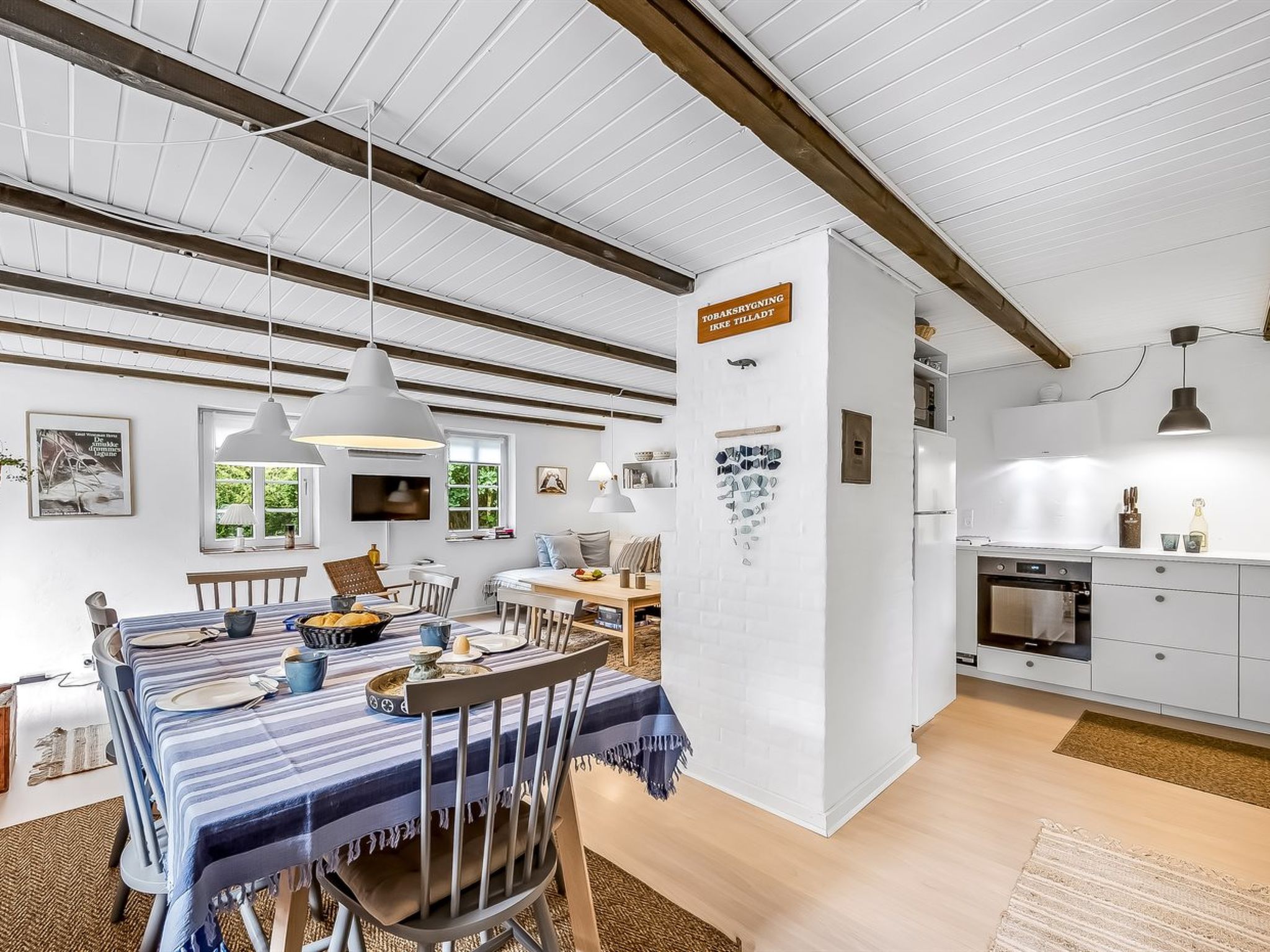 "Alkil" - 1.7km from the sea - Drinnen