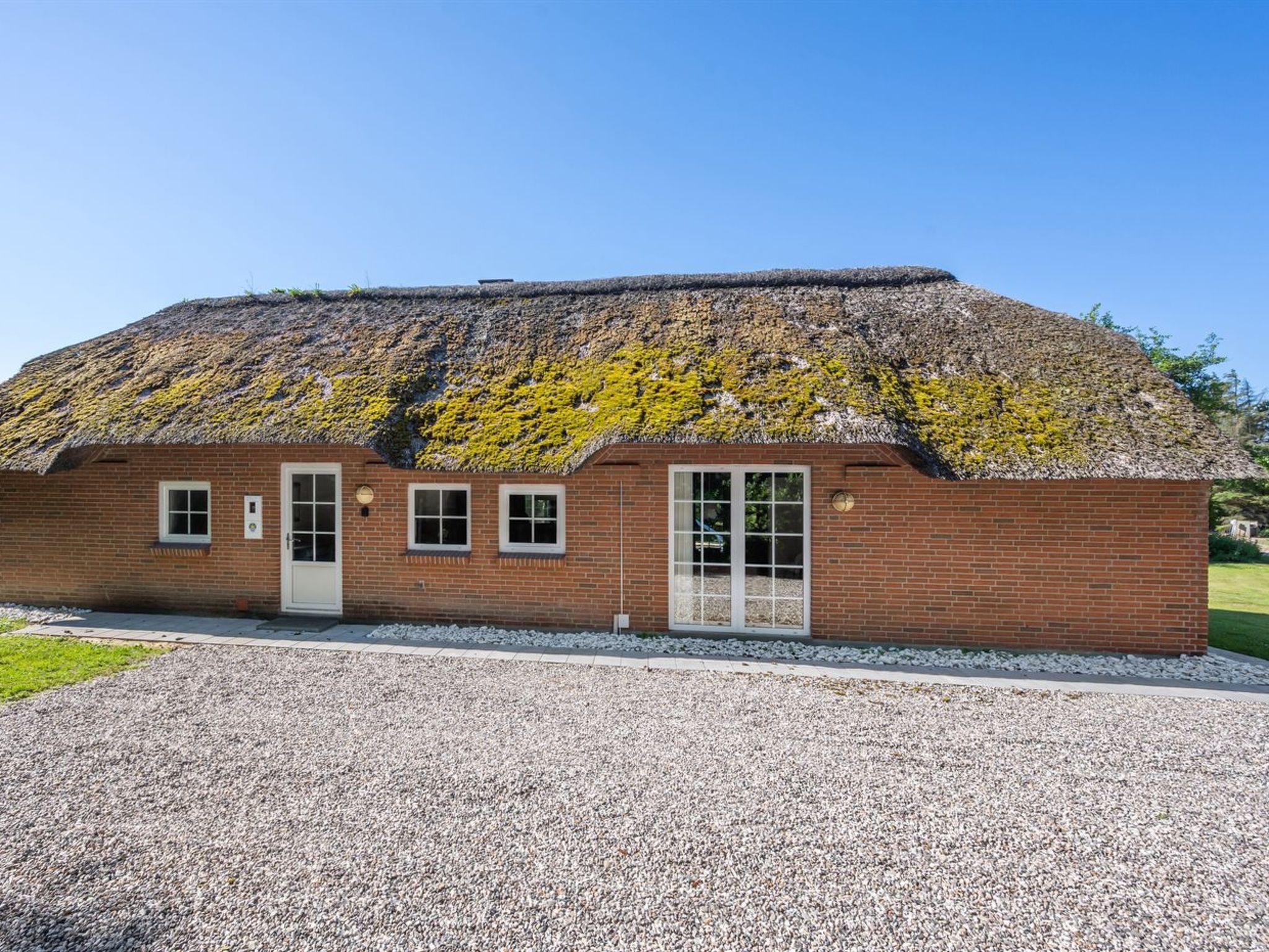"Thana" - 1.4km from the sea - Buiten