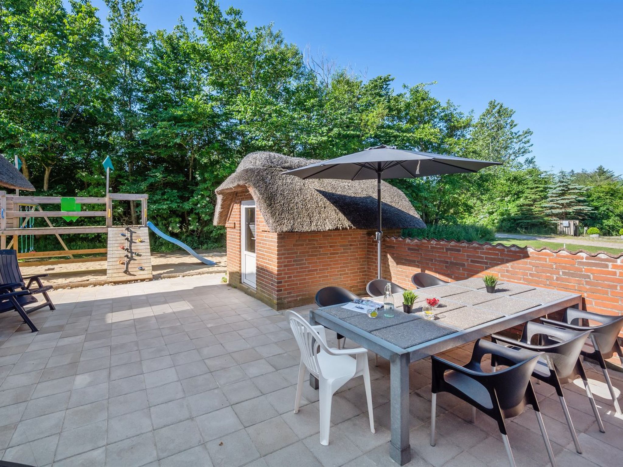 "Thana" - 1.4km from the sea - Buiten