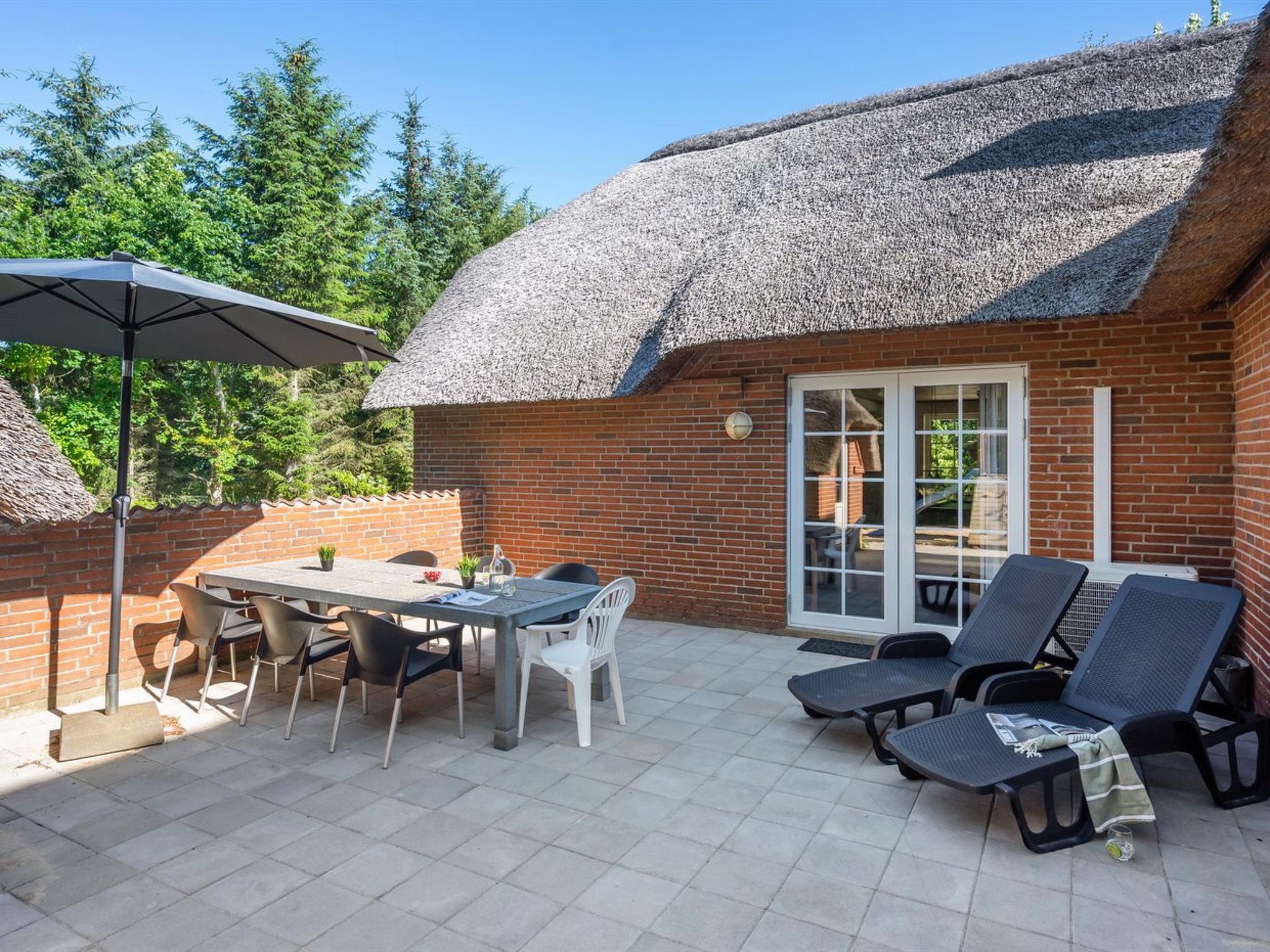 "Thana" - 1.4km from the sea - Buiten