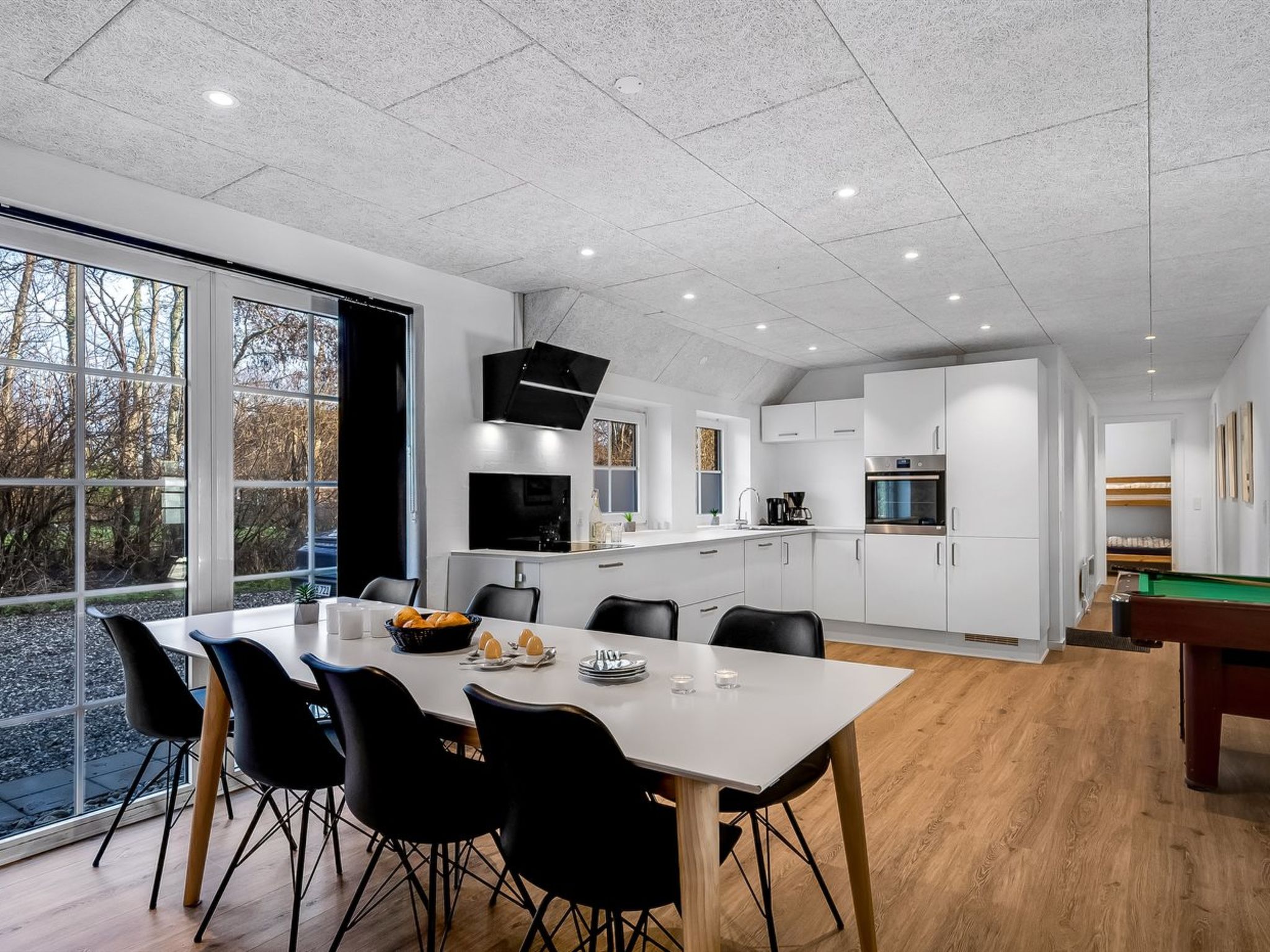 "Thana" - 1.4km from the sea - Binnen