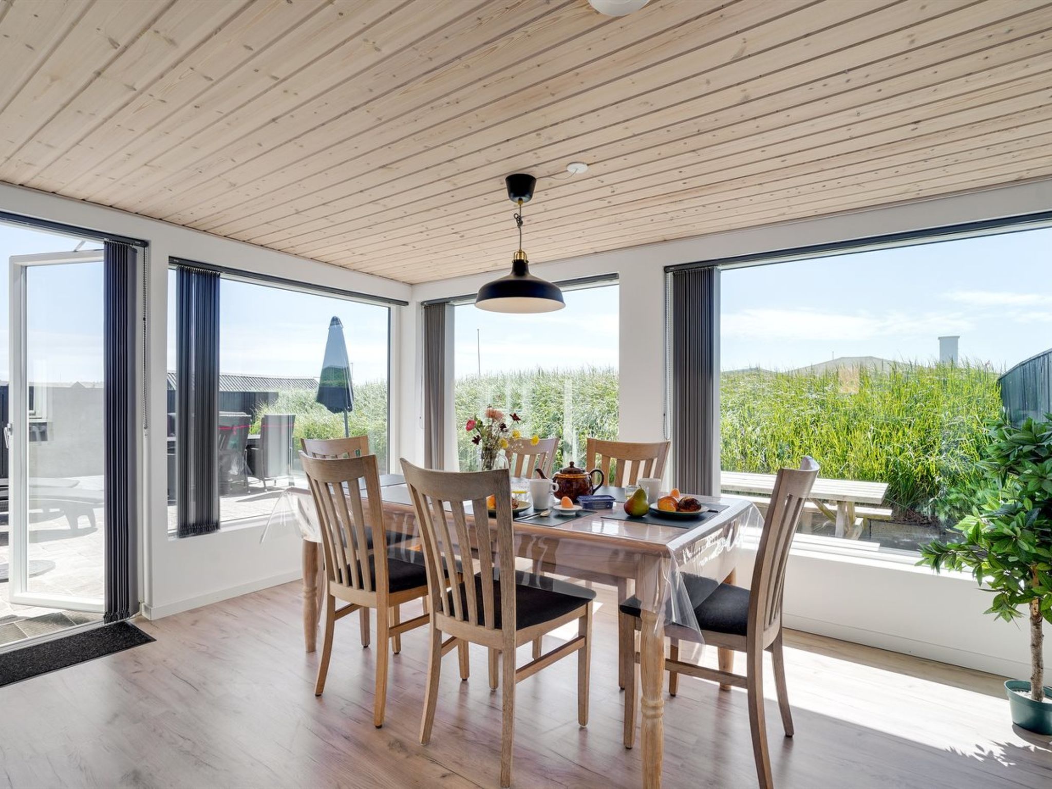 "Ludwik" - 150m from the sea - Binnen
