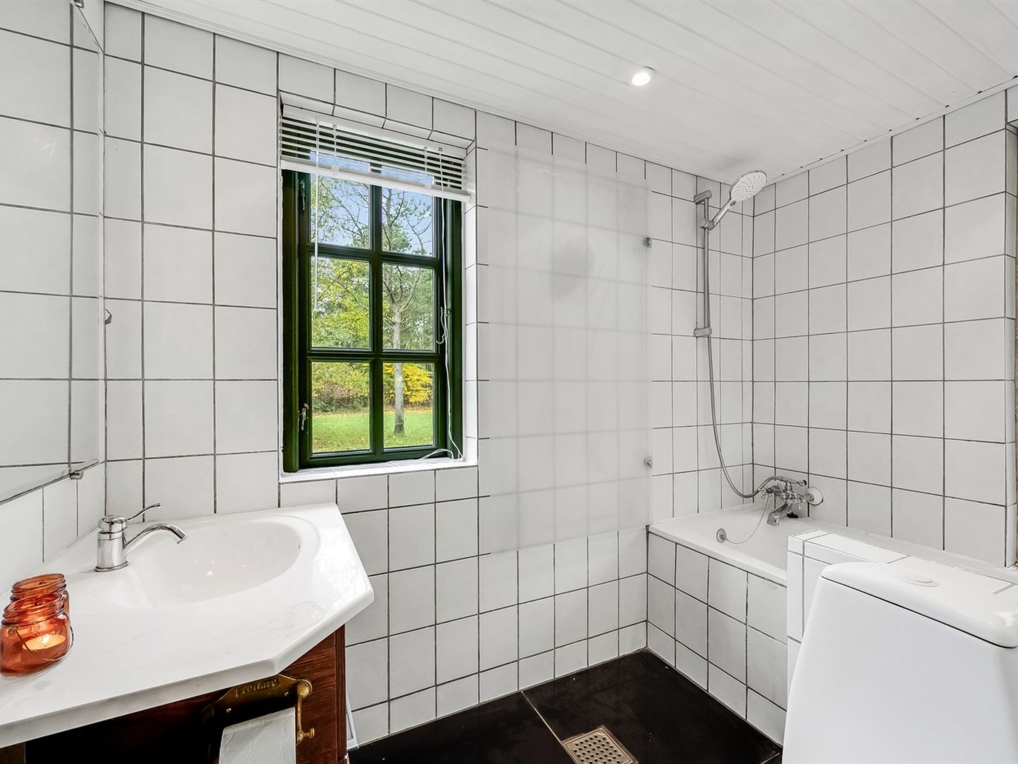 "Matilda" - 1.6km from the sea - Binnen