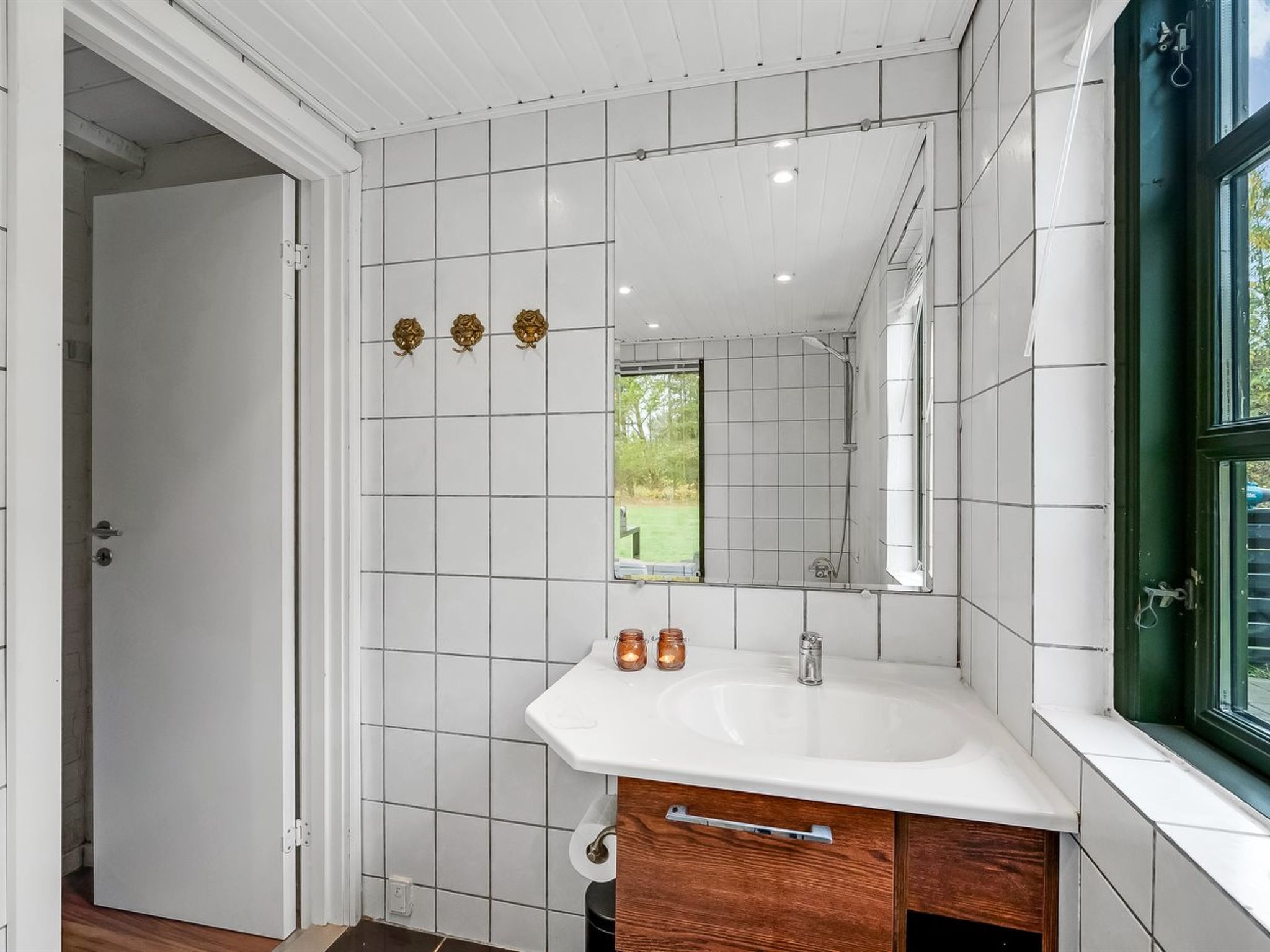 "Matilda" - 1.6km from the sea - Binnen