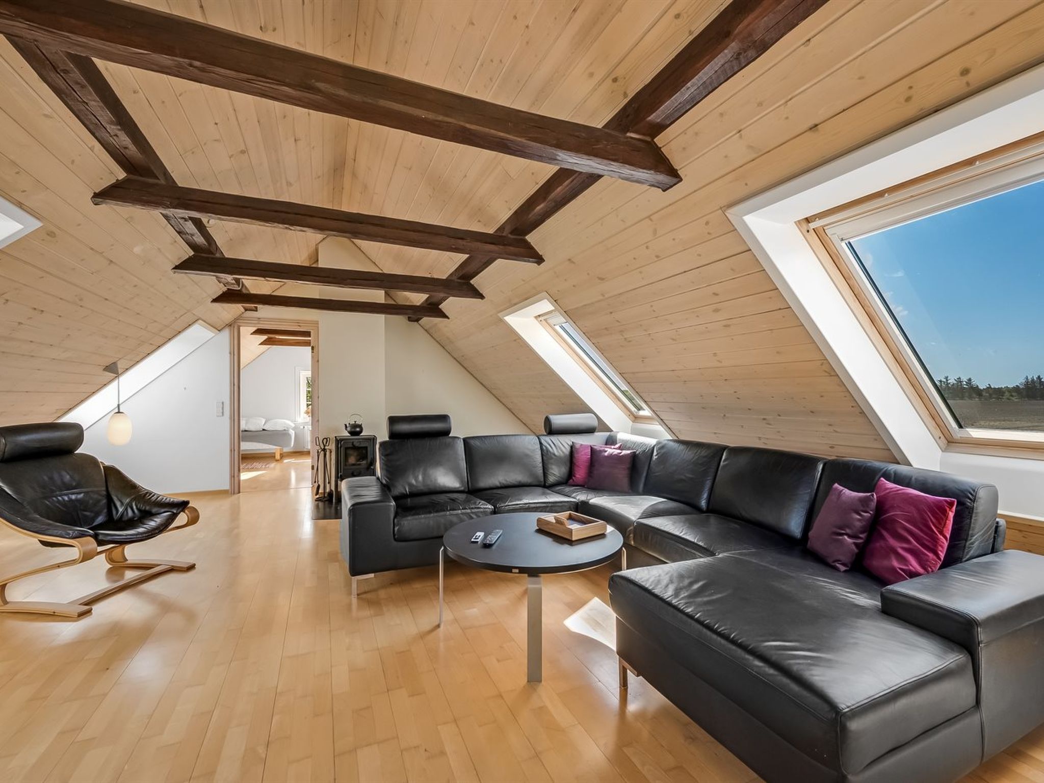"Quirina" - 6km from the sea-Binnen