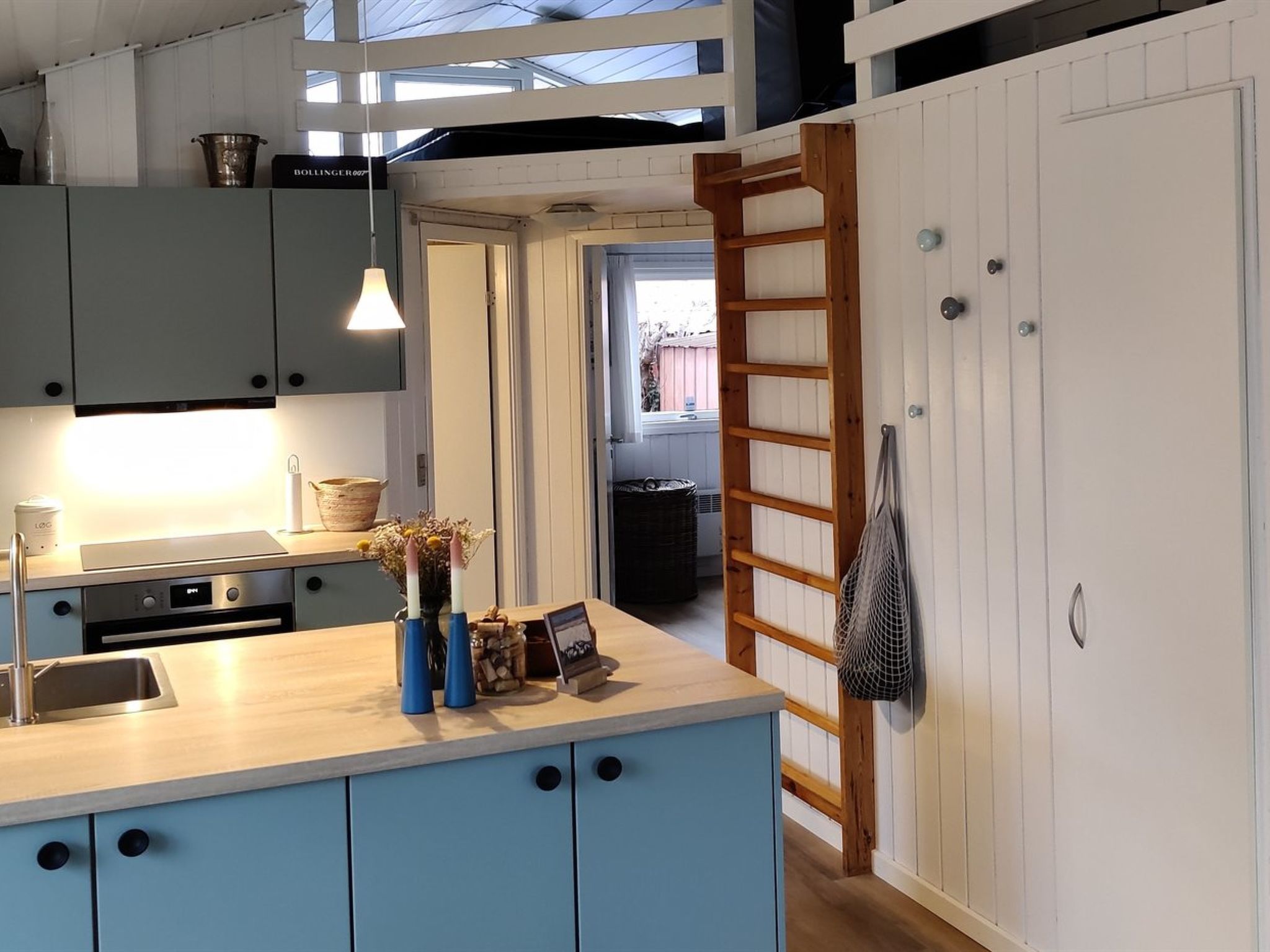 "Donar" - 80m from the sea - Binnen