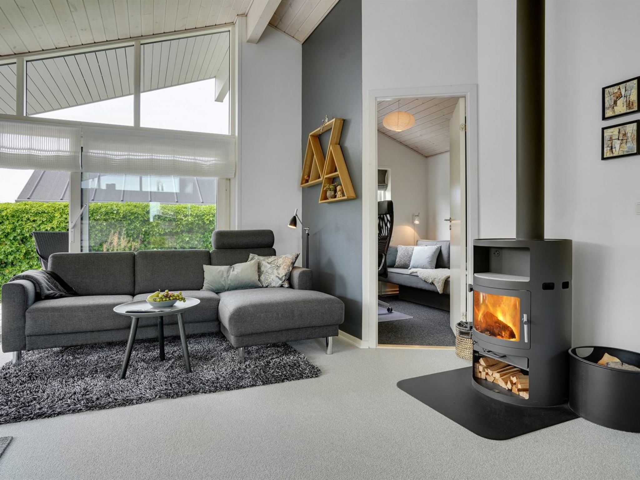 "Sjarlotte" - 100m from the sea-Binnen